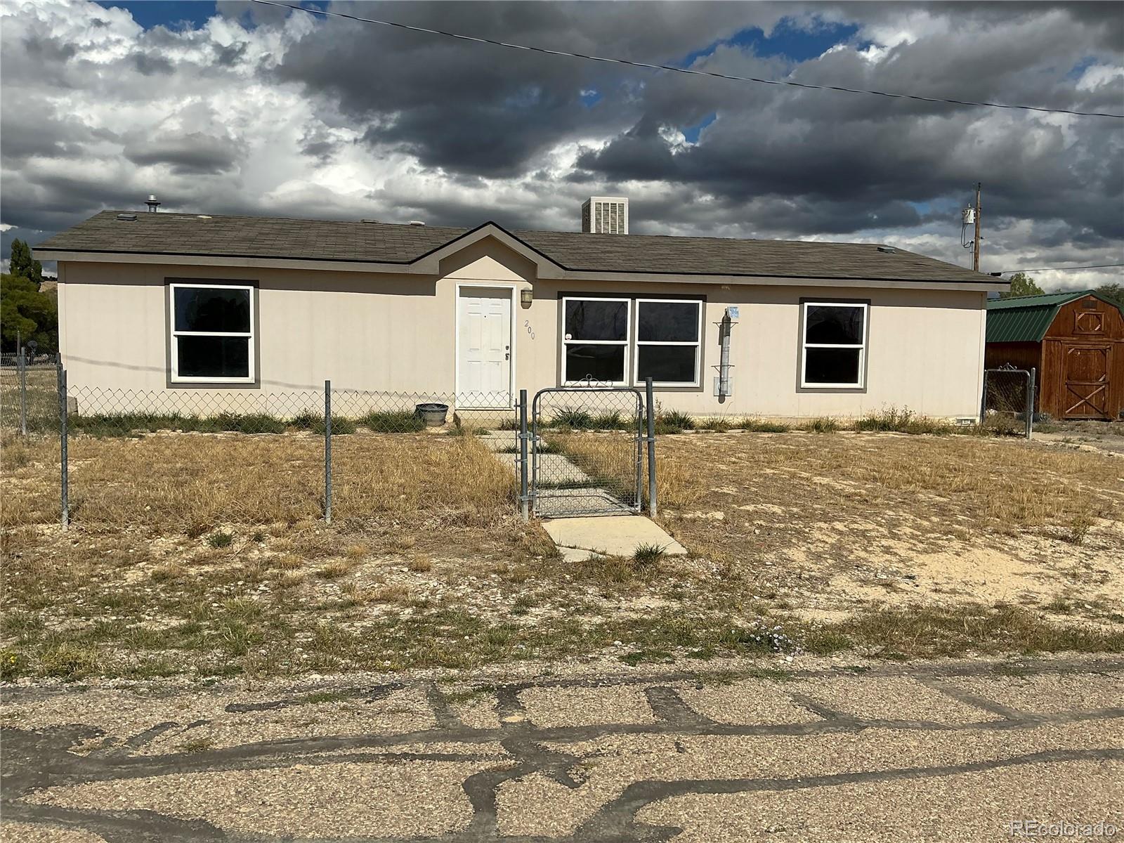 400 e 4th street, Dinosaur sold home. Closed on 2025-11-03 for $110,000.