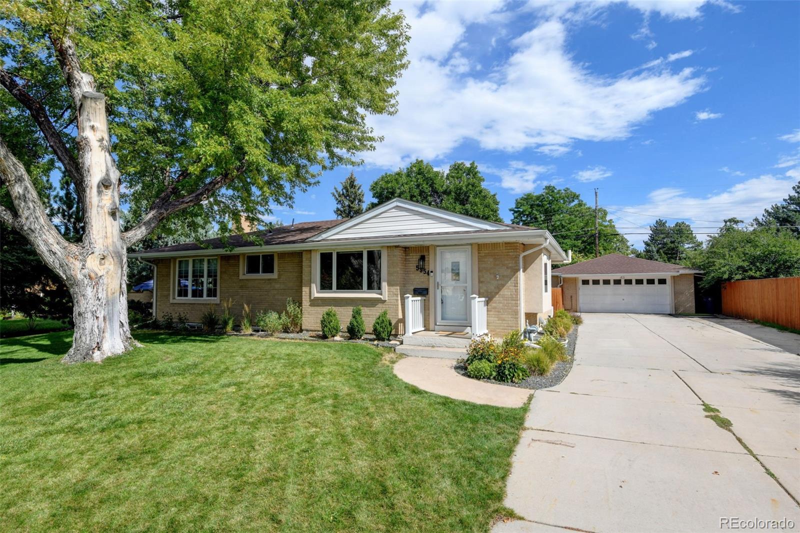 5954 s columbine way, Centennial sold home. Closed on 2026-01-02 for $685,000.