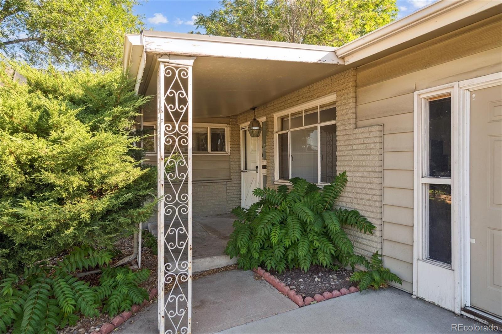 Holly Hills Denver Home | MLS #: 46440662696 S Jersey Street, Denver Beds: 5 Baths: 2 Price: $400,000