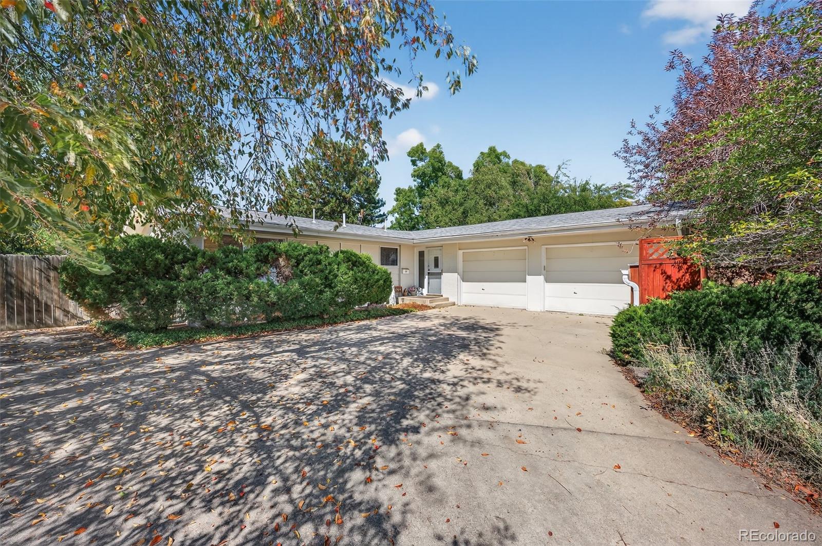 Columbine Hills Littleton Home | MLS #: 57330057753 S Ames Way, Littleton Beds: 3 Baths: 3 Price: $585,000