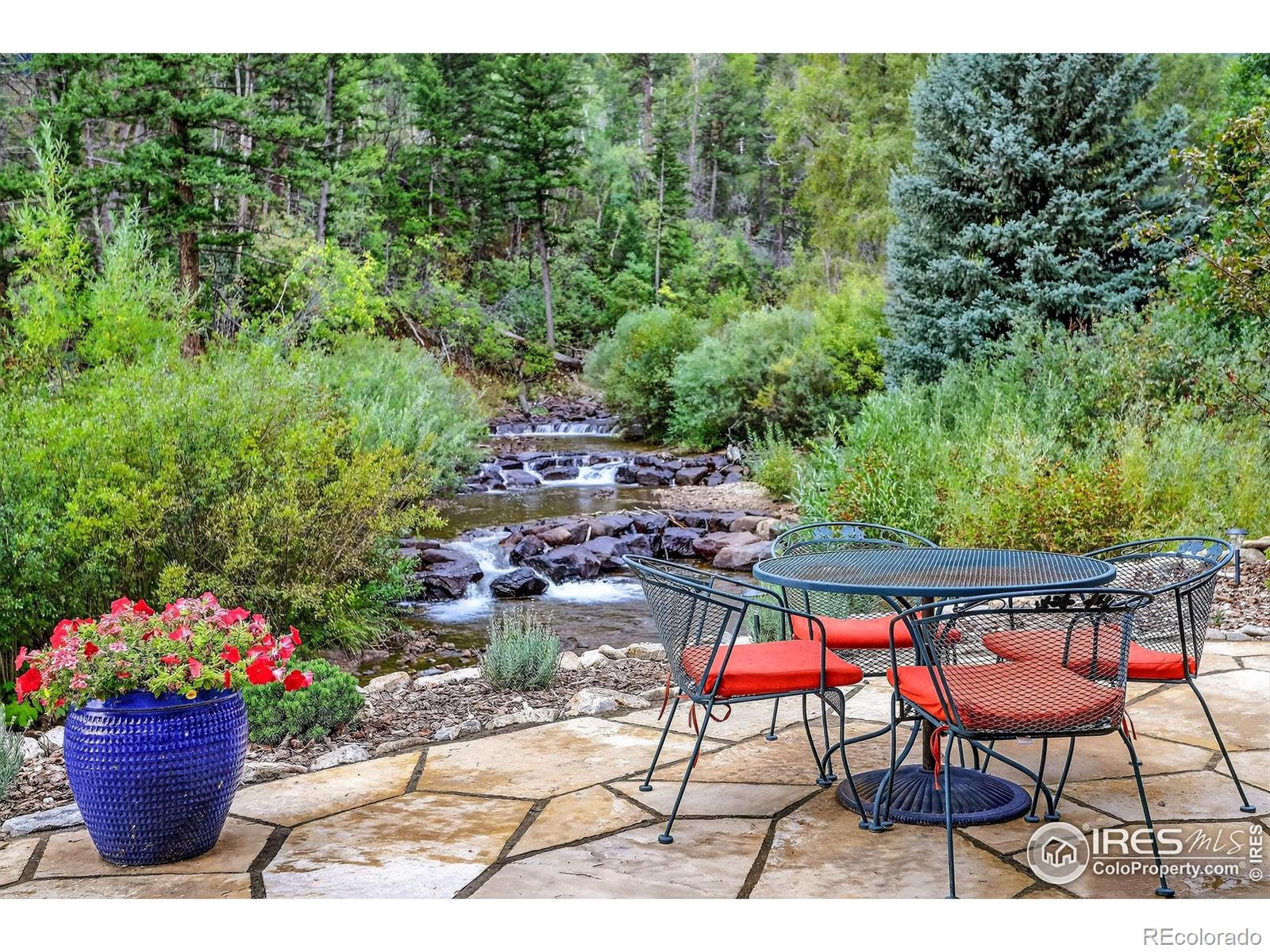 175 main street, Jamestown sold home. Closed on 2025-12-22 for $975,000.