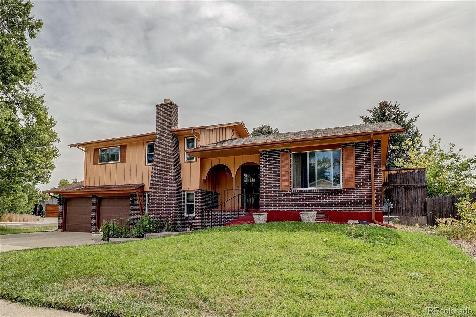 Sun Valley Lakewood Home | MLS #: 346427510120 W Exposition Drive, Lakewood Beds: 3 Baths: 3 Price: $500,000