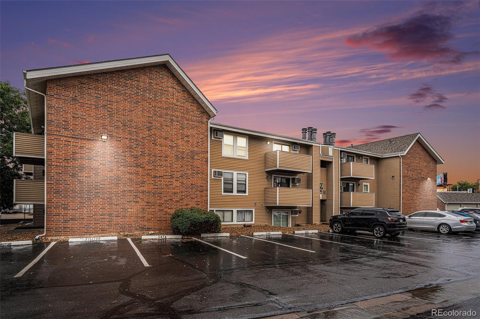 Oak Park Denver Condo / Townhome | MLS #: 599784710150 E Virginia Avenue 19-305, Denver Beds: 1 Baths: 1 Price: $150,000