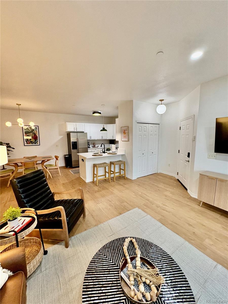 Fox Run Englewood Condo / Townhome | MLS #: 55498047222 S Blackhawk Street 105, Englewood Beds: 2 Baths: 2 Price: $350,000