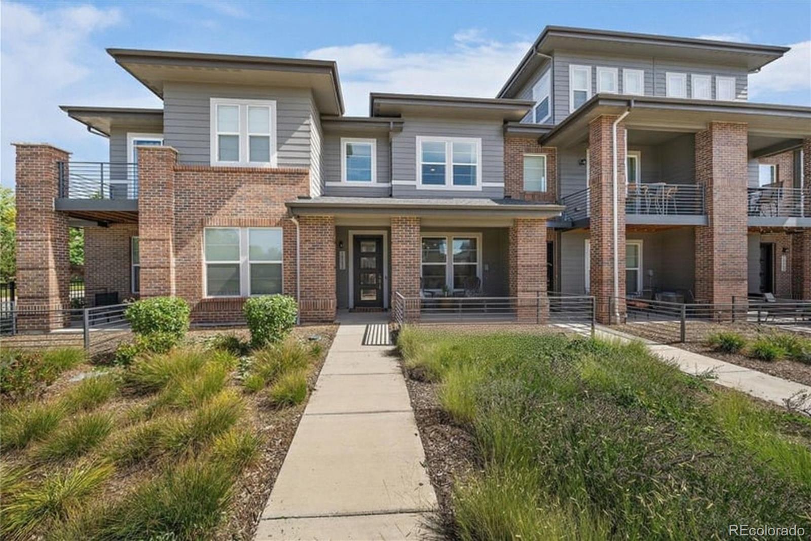  Aurora Home | MLS #: 427166414782 E Belleview Avenue, Aurora Beds: 3 Baths: 3 Price: $429,000