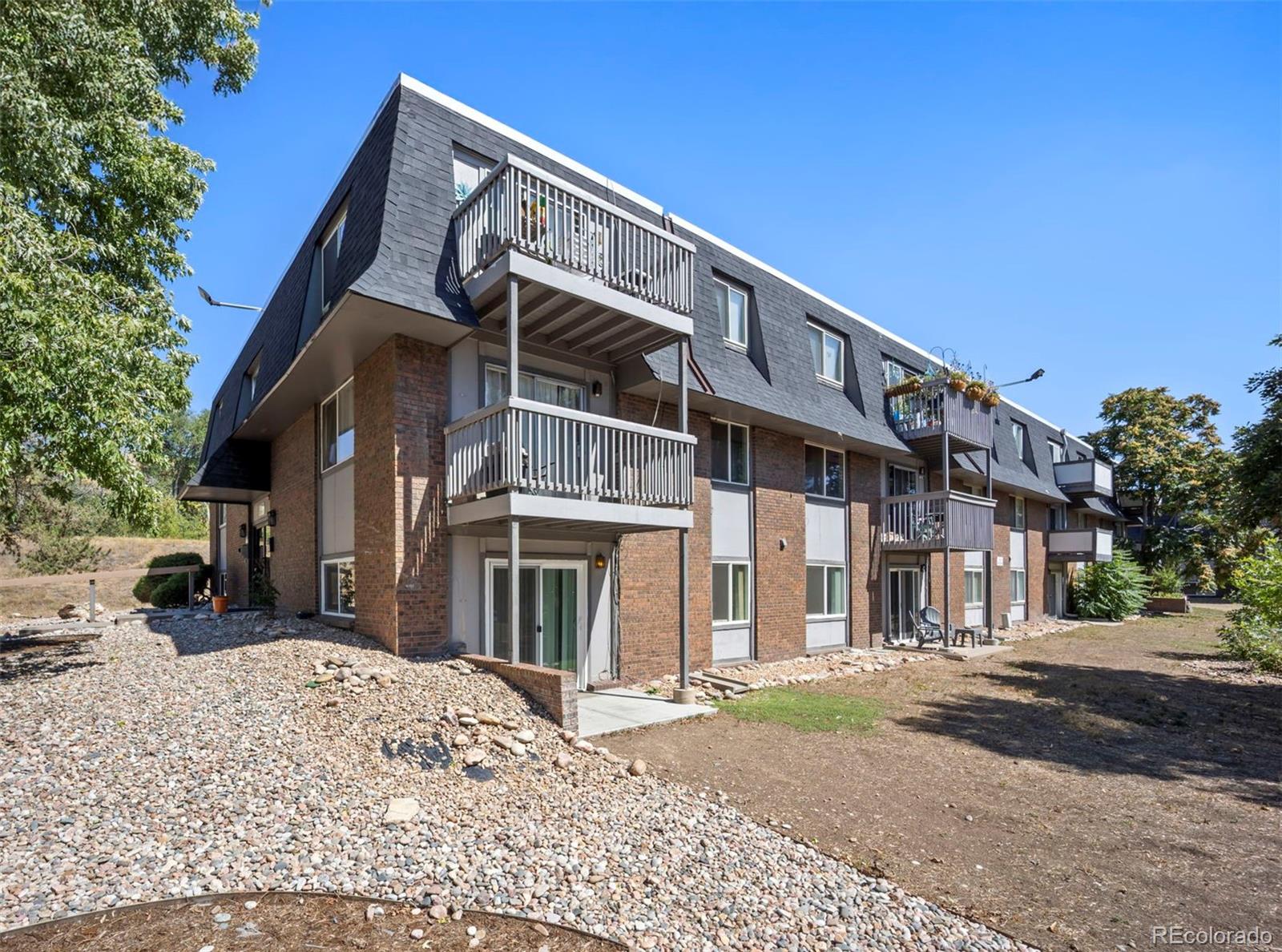 100 e highline circle, Centennial sold home. Closed on 2026-03-06 for $210,000.
