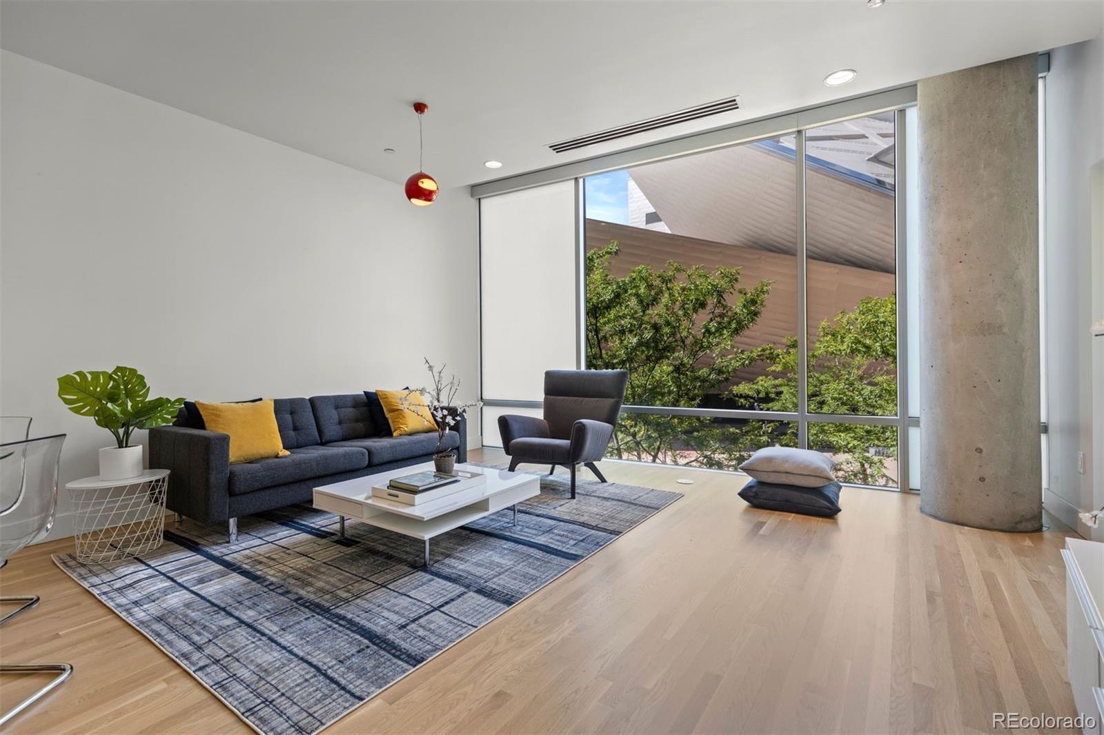 1200 acoma street, Denver sold home. Closed on 2025-11-06 for $438,000.