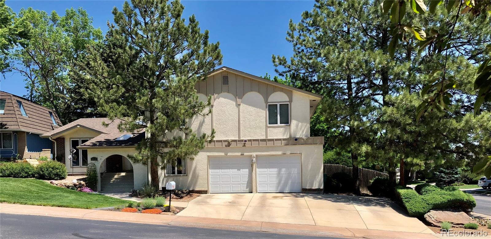 2460 s ammons street, Lakewood sold home. Closed on 2025-11-21 for $675,000.
