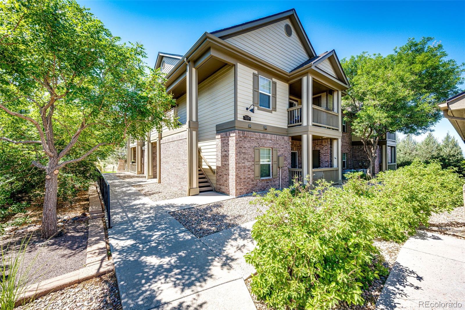 Cross Creek Aurora Condo / Townhome | MLS #: 197686923376 E 5th Place 101, Aurora Beds: 2 Baths: 2 Price: $295,000