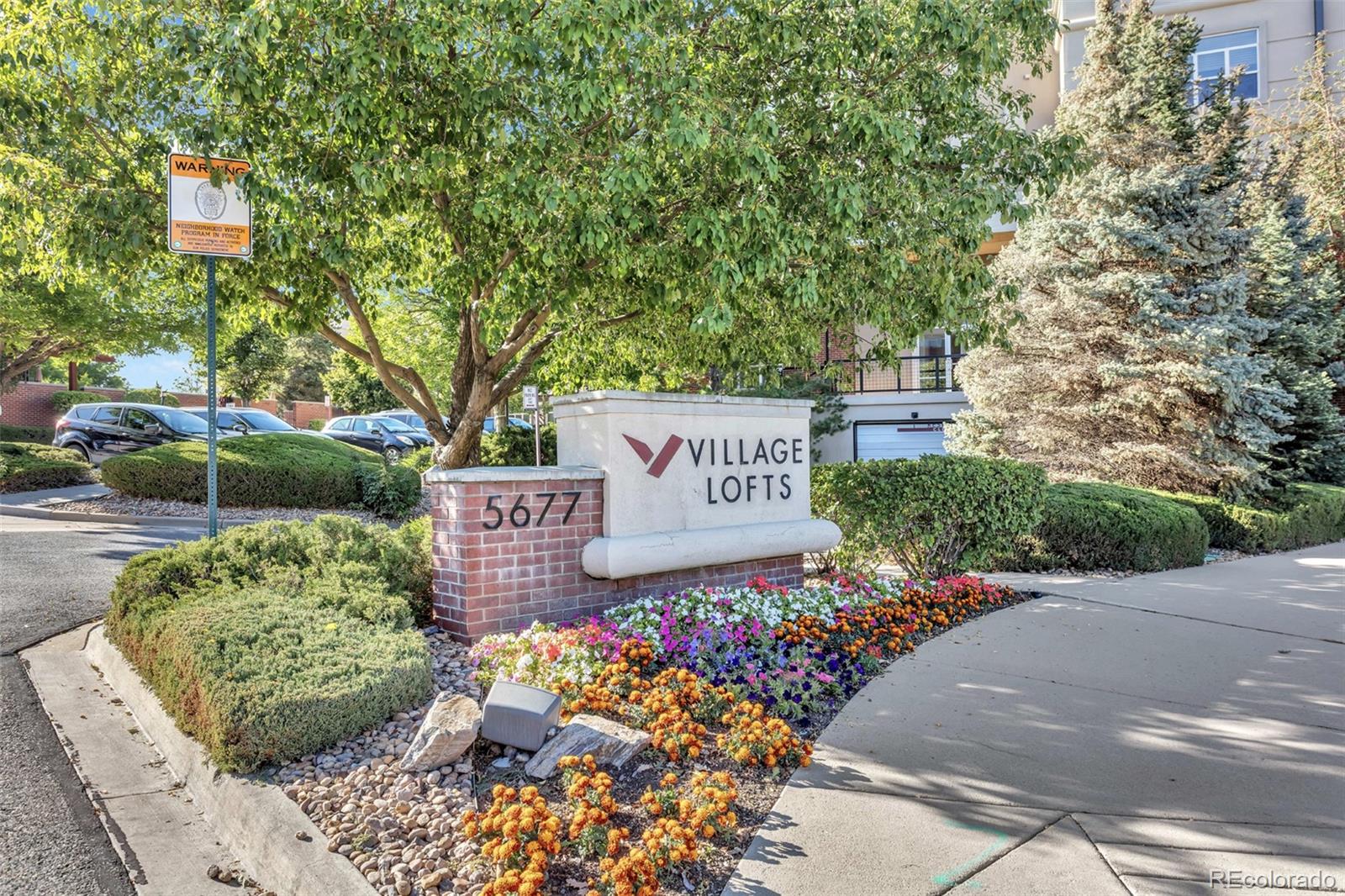  Englewood Condo / Townhome | MLS #: 26360625677 S Park Place B206, Englewood Beds: 1 Baths: 2 Price: $349,900