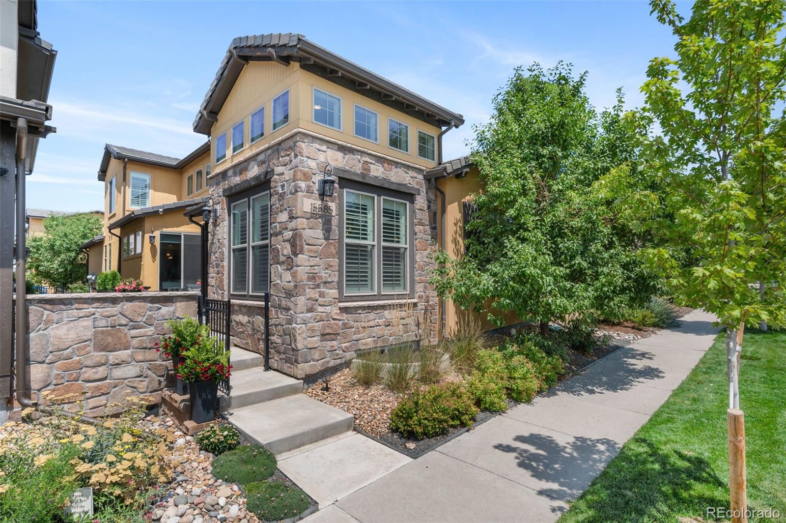 Solterra Lakewood Home | MLS #: 514530615585 W La Salle Avenue, Lakewood Beds: 4 Baths: 4 Price: $975,000