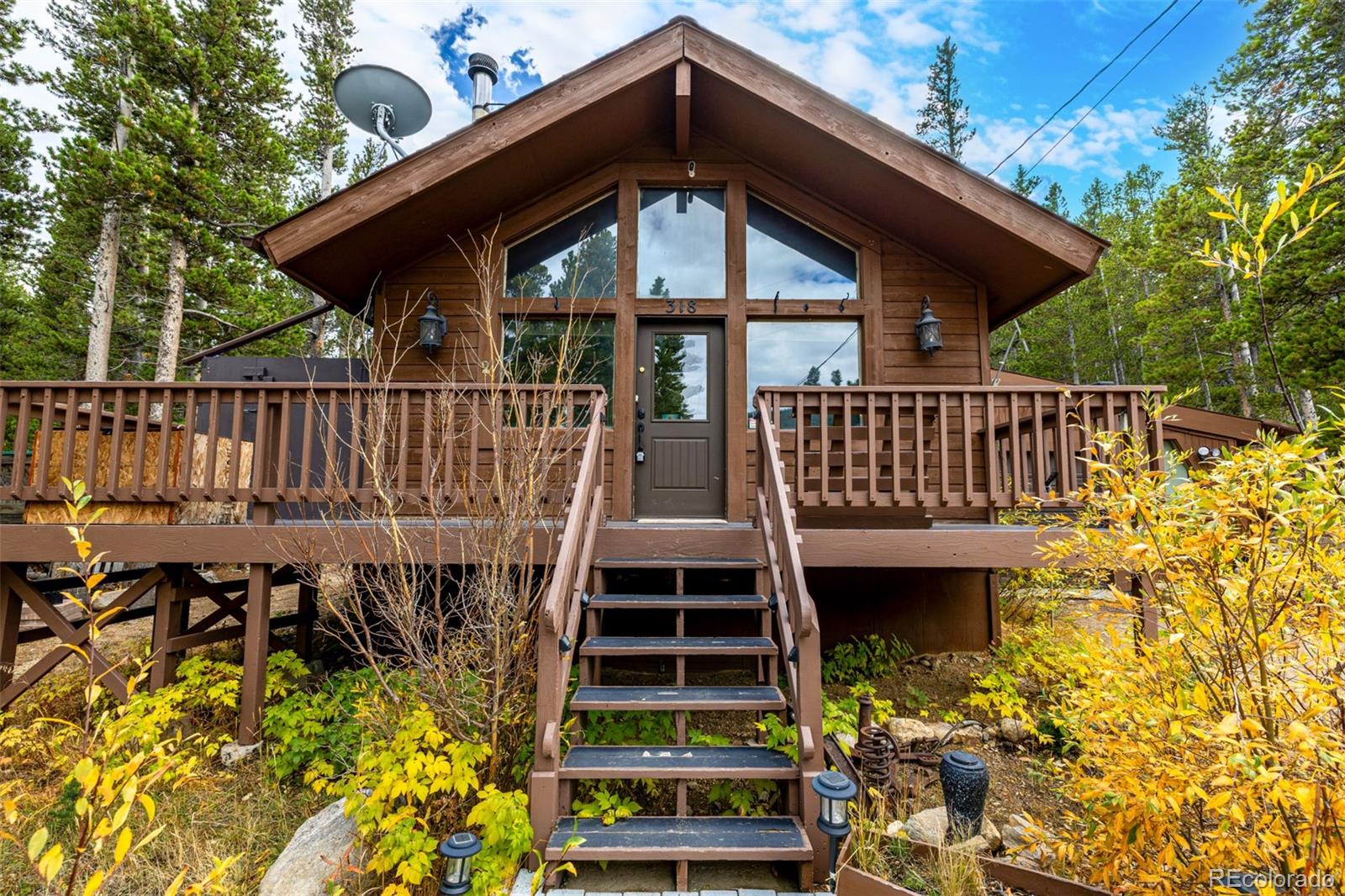 318 upper forest road, Idaho Springs sold home. Closed on 2026-03-23 for $460,000.