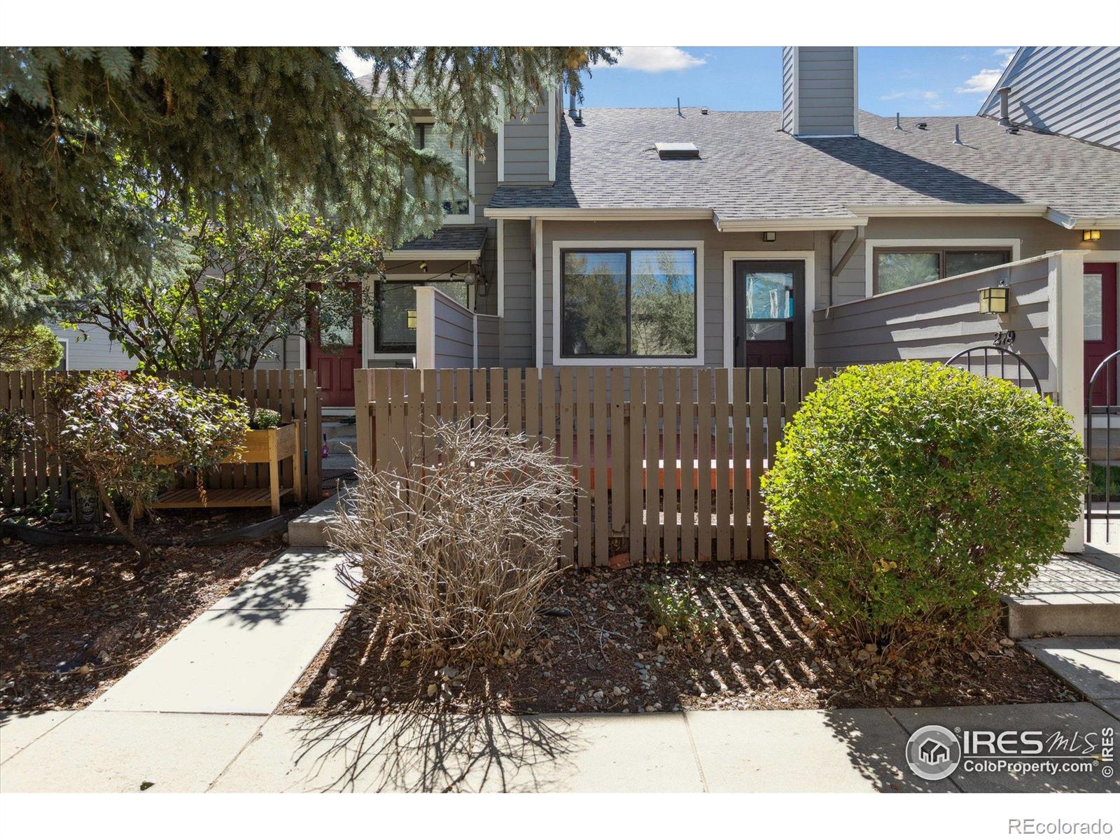 279 s taft court, Louisville sold home. Closed on 2025-12-03 for $330,000.
