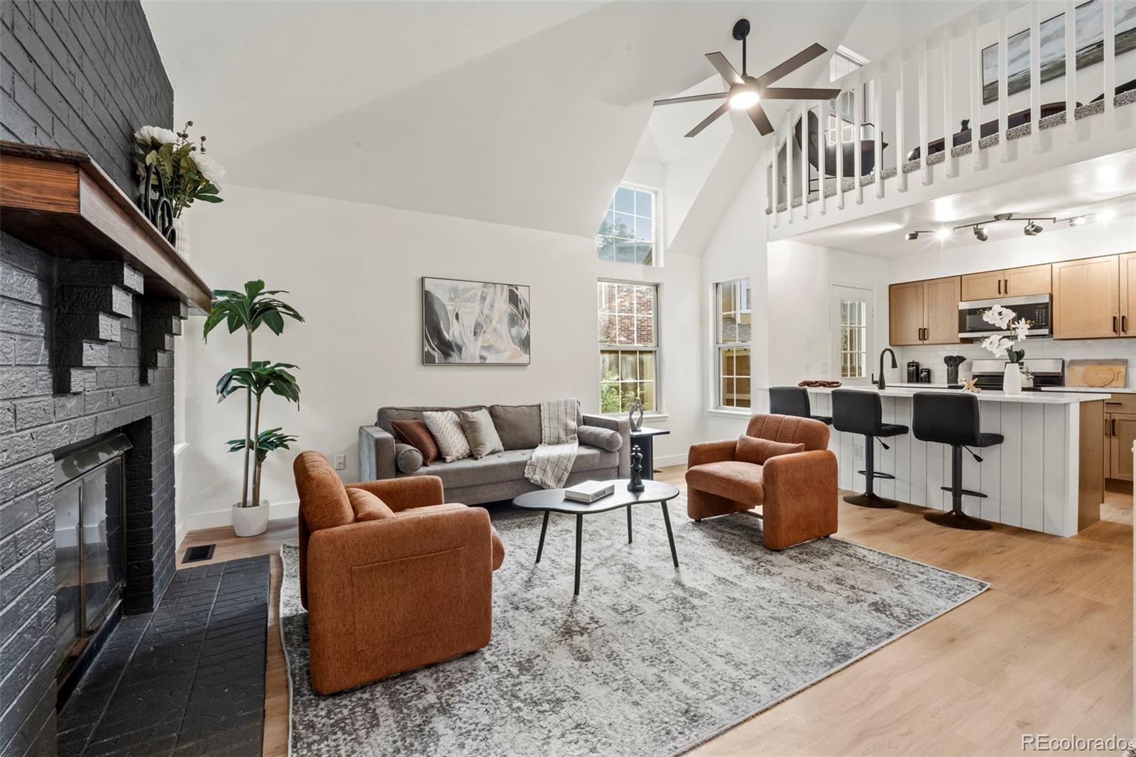 Le Chateau Aurora Condo / Townhome | MLS #: 386472314199 E Dickinson Drive D, Aurora Beds: 2 Baths: 2 Price: $298,000