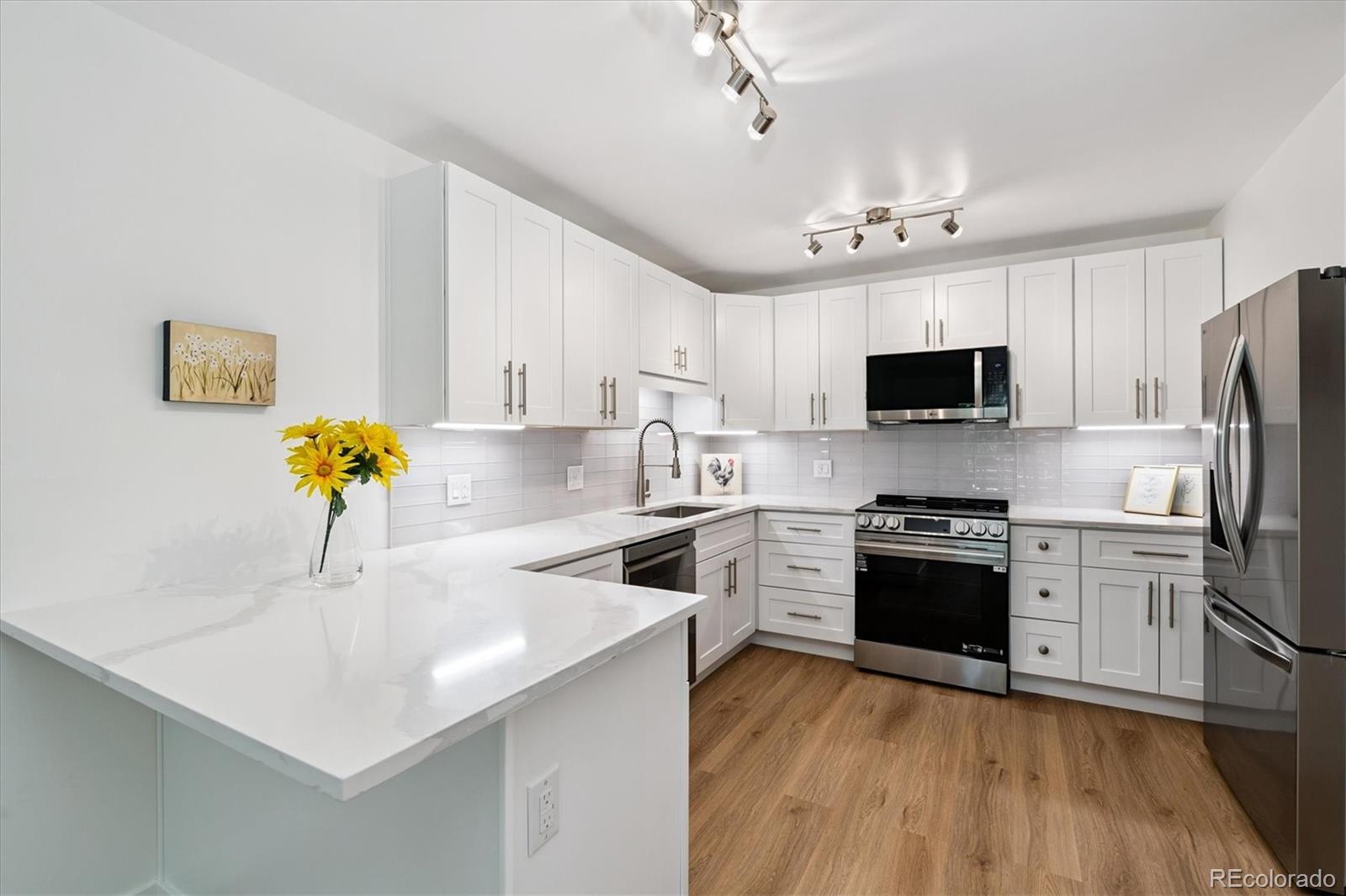 Dsw Denver Condo / Townhome | MLS #: 1971401655 S Alton Way 8D, Denver Beds: 1 Baths: 1 Price: $218,000