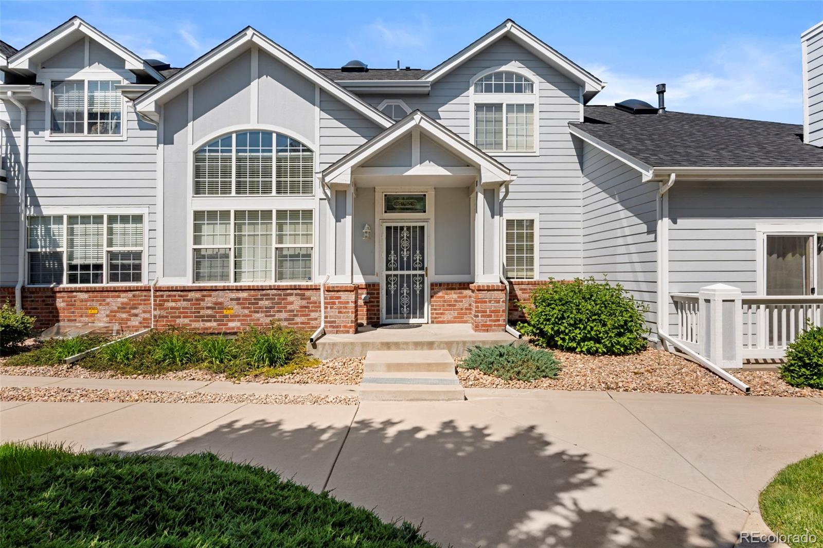 Tower Ridge Aurora Condo / Townhome | MLS #: 25892923026 S Waco Court , Aurora Beds: 2 Baths: 3 Price: $375,000