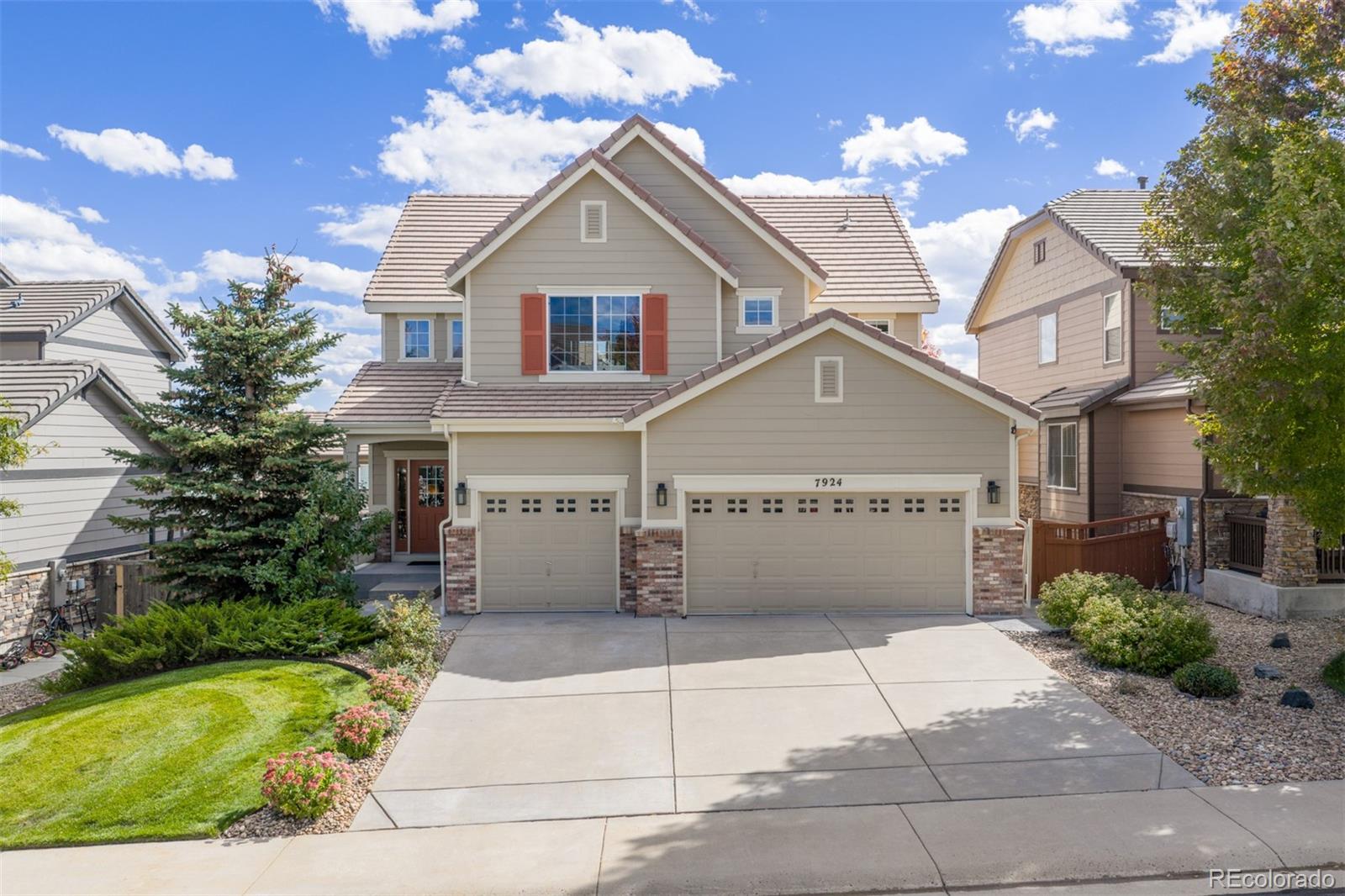 Villages At Castle Rock Castle Rock Home | MLS #: 20395177924  Sabino Lane, Castle Rock Beds: 4 Baths: 5 Price: $685,000