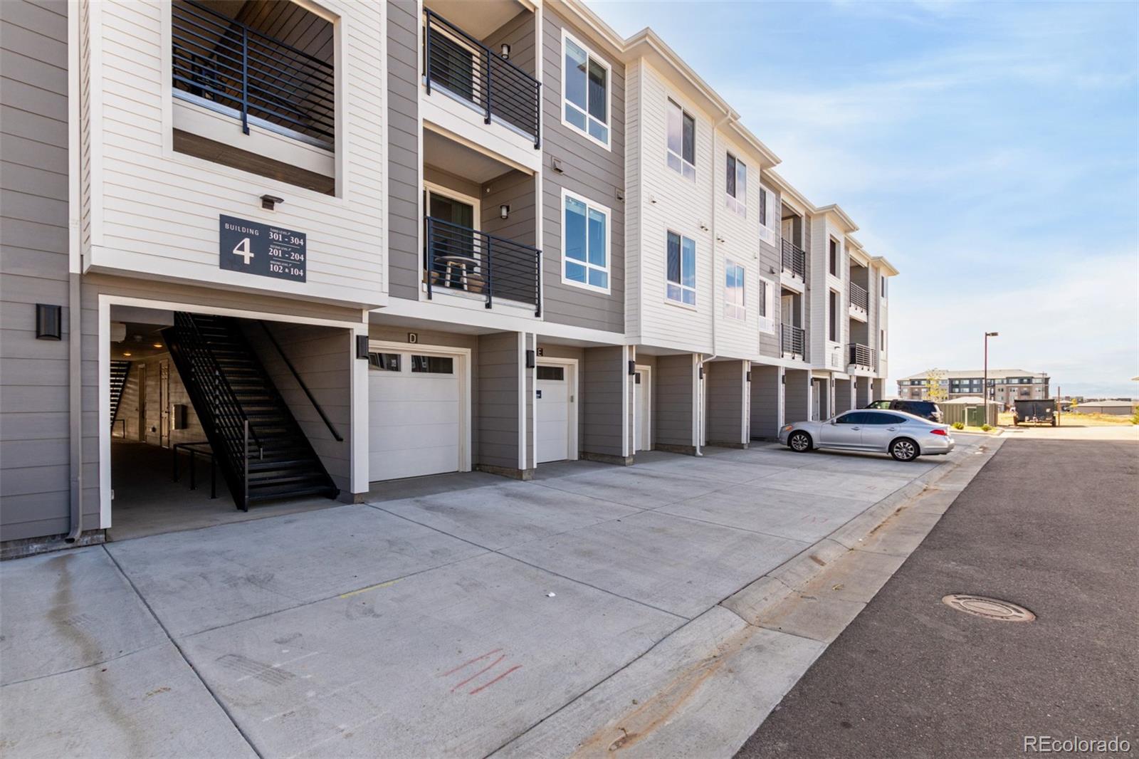 Gateway Commons Denver Condo / Townhome | MLS #: 32899316153 N Ceylon Street 206, Denver Beds: 2 Baths: 2 Price: $299,990