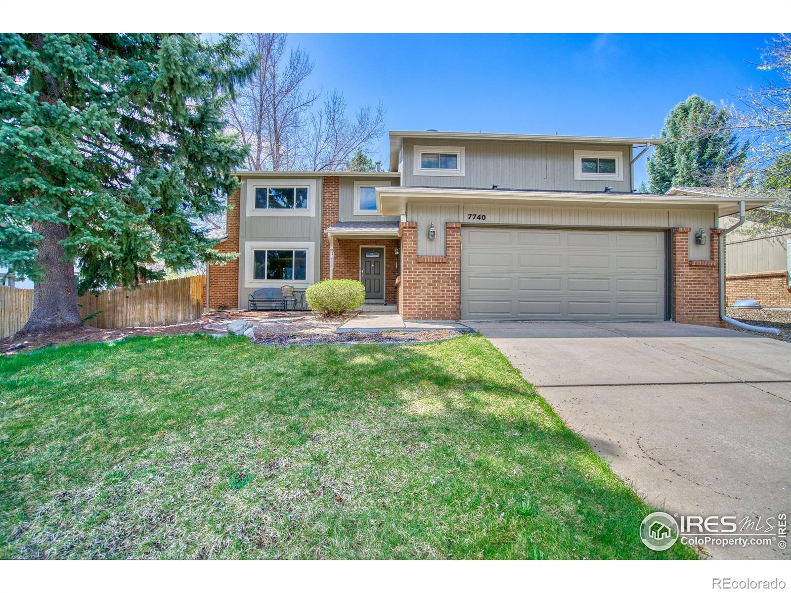 Columbine Knolls South Littleton Home | MLS #: 45678910447797740 W Phillips Avenue, Littleton Beds: 5 Baths: 4 Price: $749,000