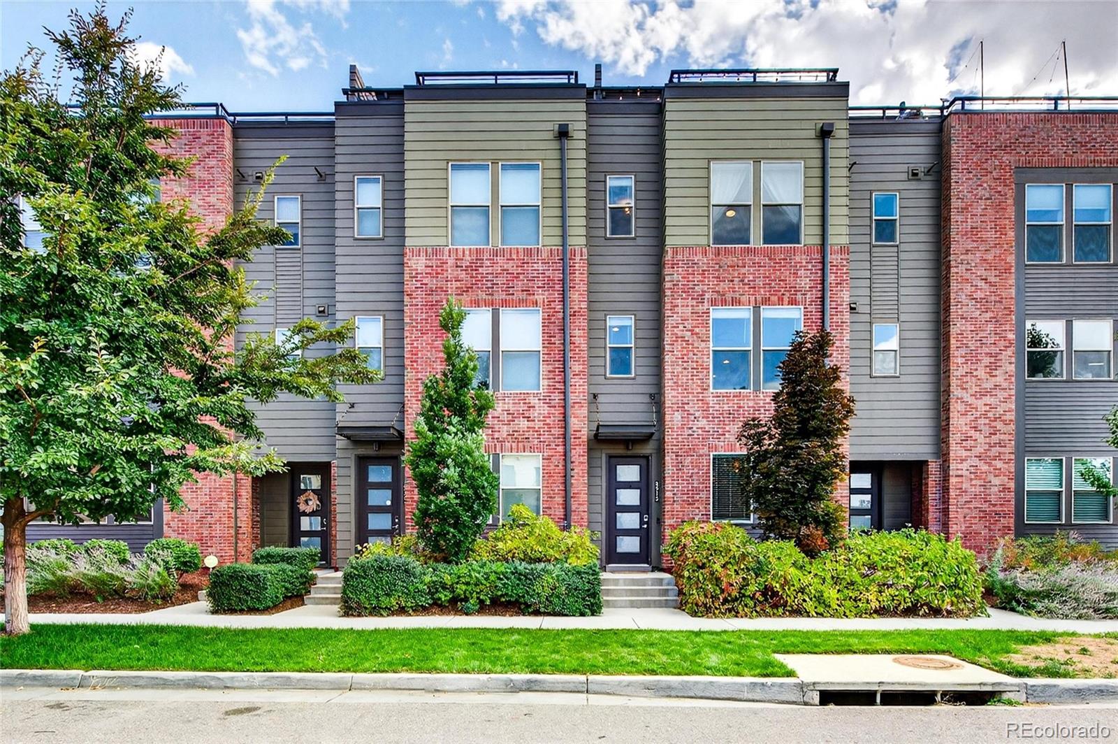 Central Park Denver Condo / Townhome | MLS #: 59339258912 E 47th Avenue , Denver Beds: 2 Baths: 3 Price: $525,000