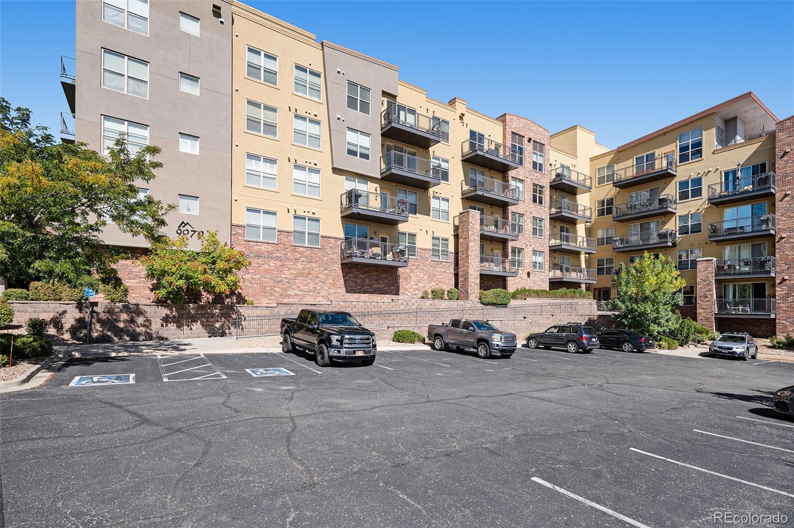 Dry Creek Crossing Englewood Condo / Townhome | MLS #: 18788009079 E Panorama Circle 208, Englewood Beds: 2 Baths: 2 Price: $375,000