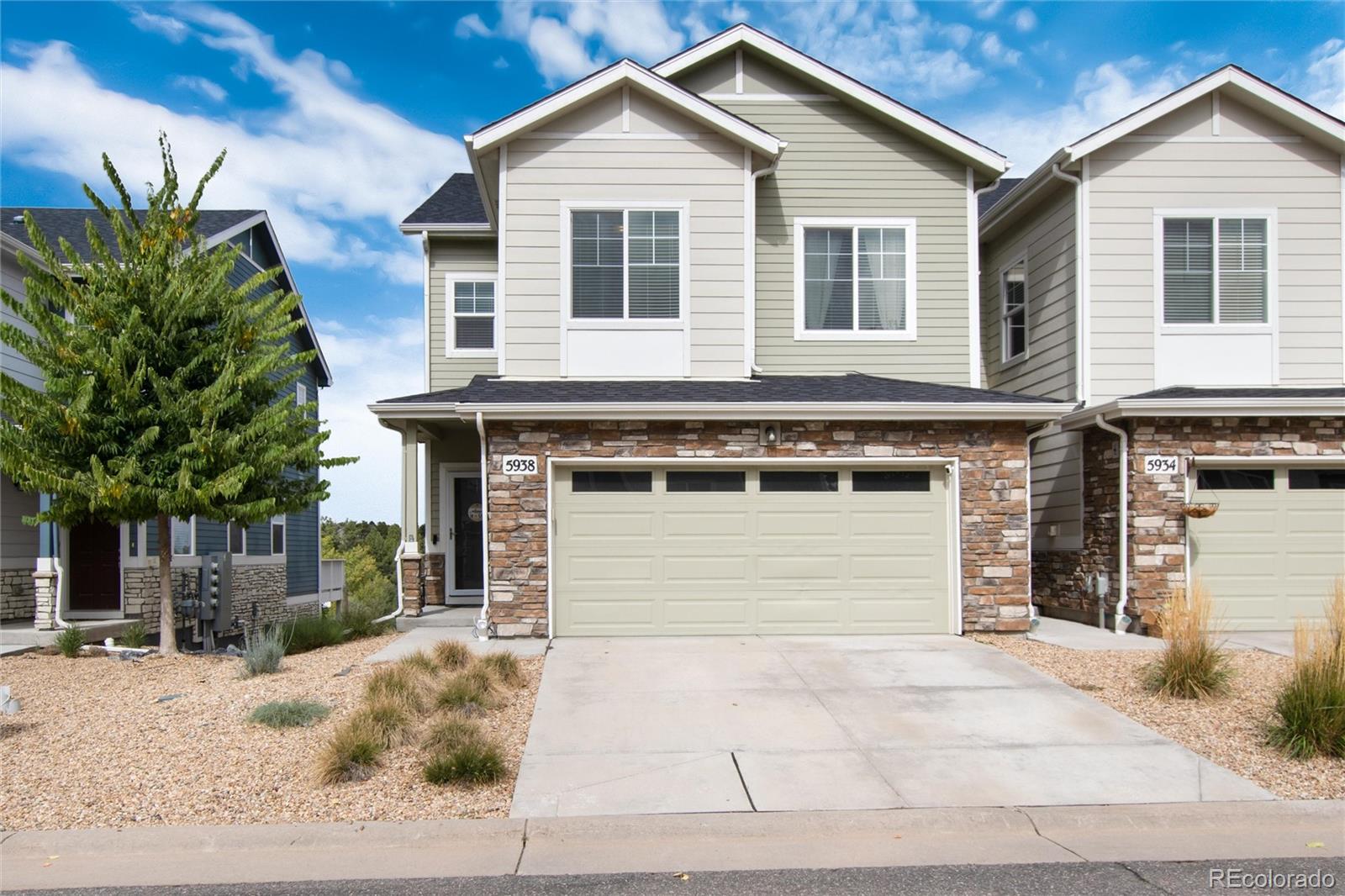 Founders Village Castle Rock Condo / Townhome | MLS #: 99010565938  Still Meadow Place , Castle Rock Beds: 3 Baths: 3 Price: $540,000