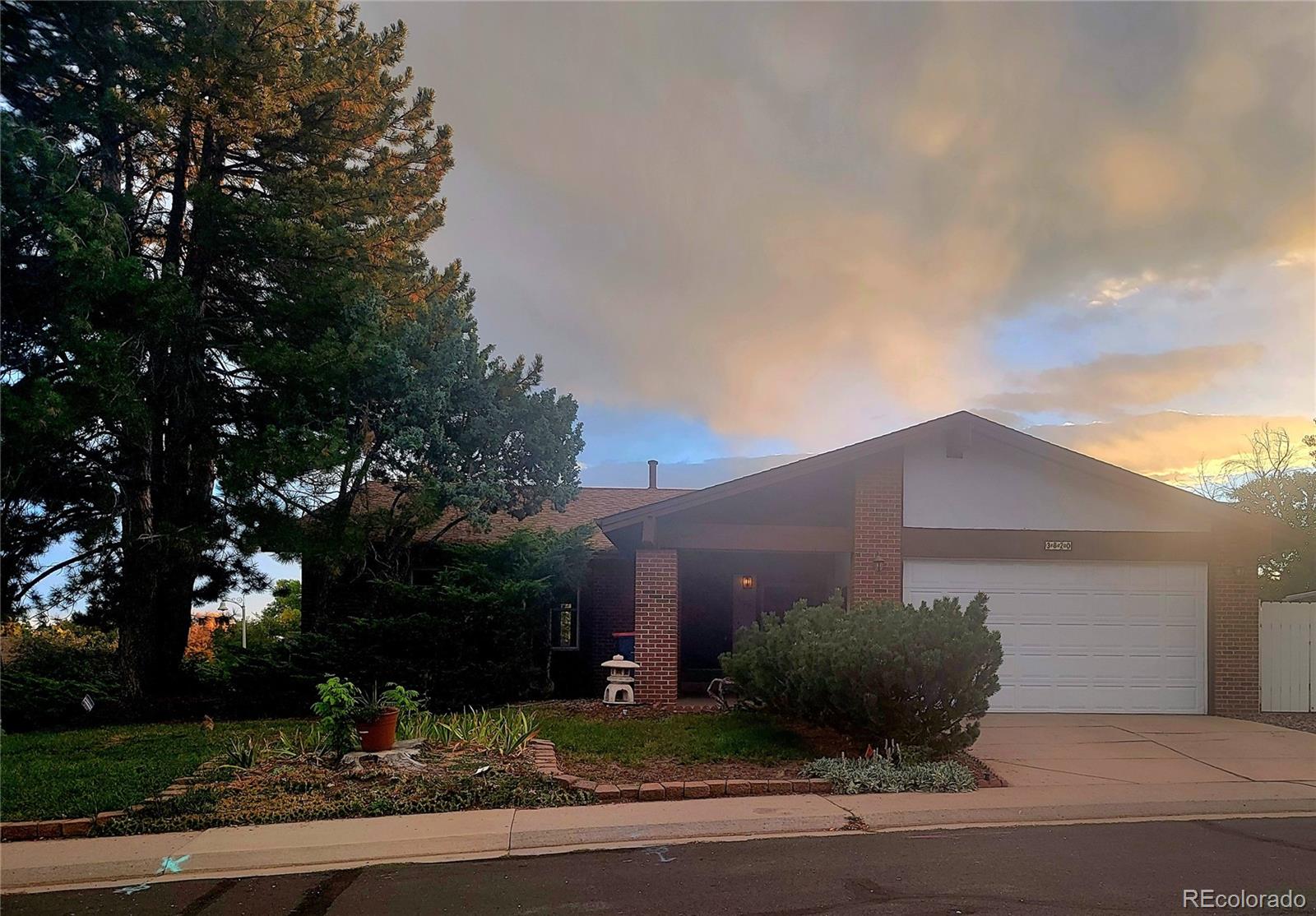 Mission Viejo Aurora Home | MLS #: 19811083820 S Helena Street, Aurora Beds: 3 Baths: 2 Price: $440,000