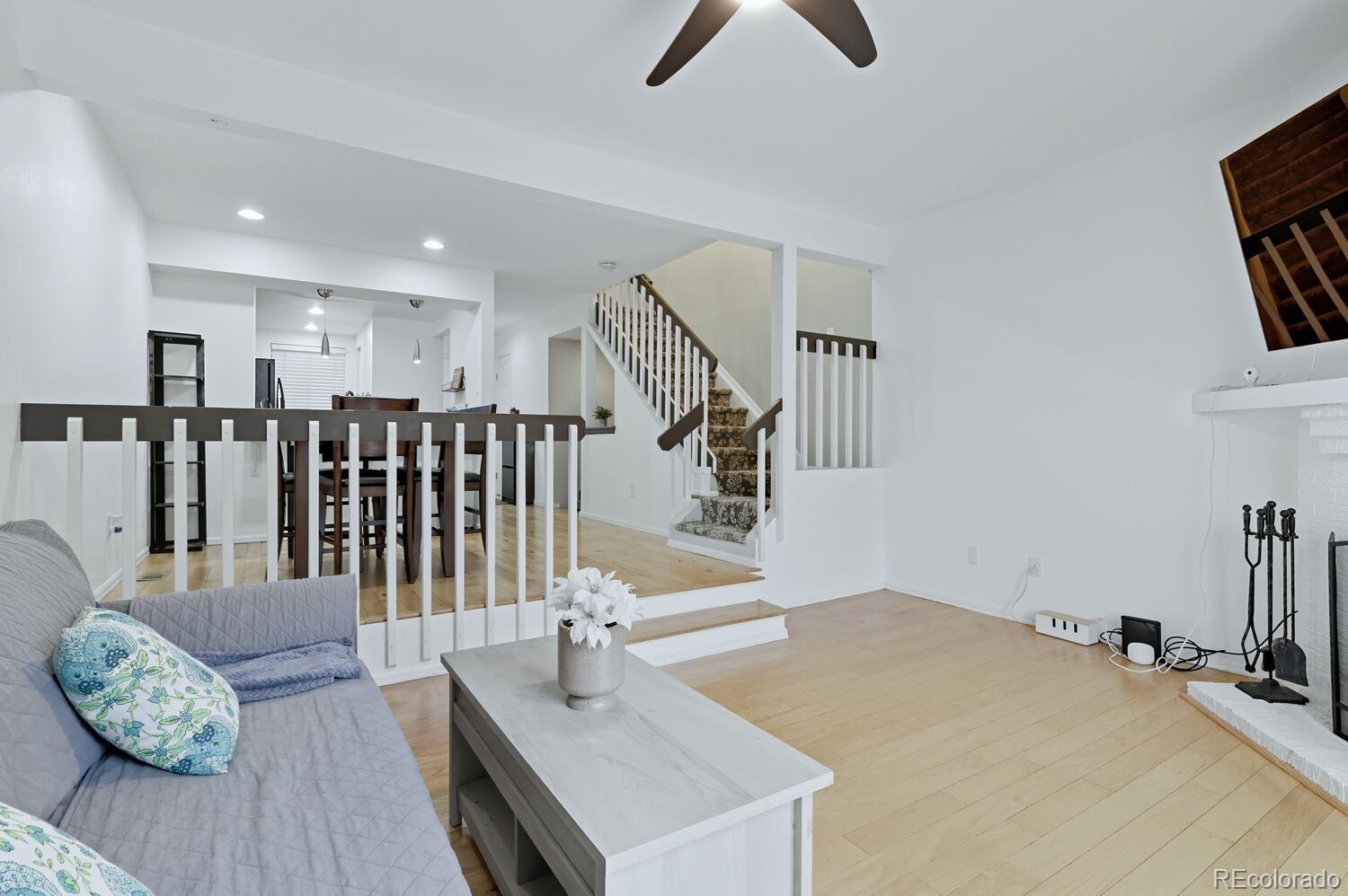 Mission Viejo Aurora Condo / Townhome | MLS #: 41878954229 S Mobile Circle B, Aurora Beds: 3 Baths: 3 Price: $338,000