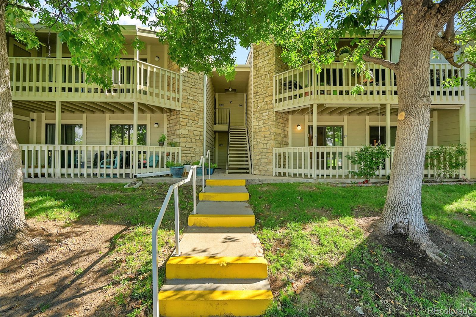 Woodside Denver Condo / Townhome | MLS #: 38629118225  Fairmount Drive 101, Denver Beds: 2 Baths: 2 Price: $219,900