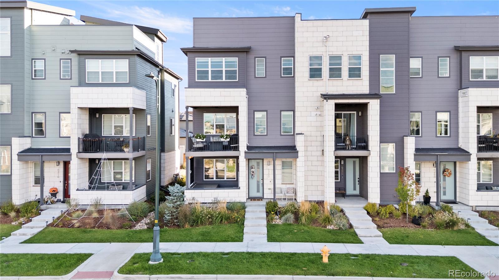 Central Park Denver Condo / Townhome | MLS #: 34927156300 N Dayton Court , Denver Beds: 3 Baths: 4 Price: $620,000