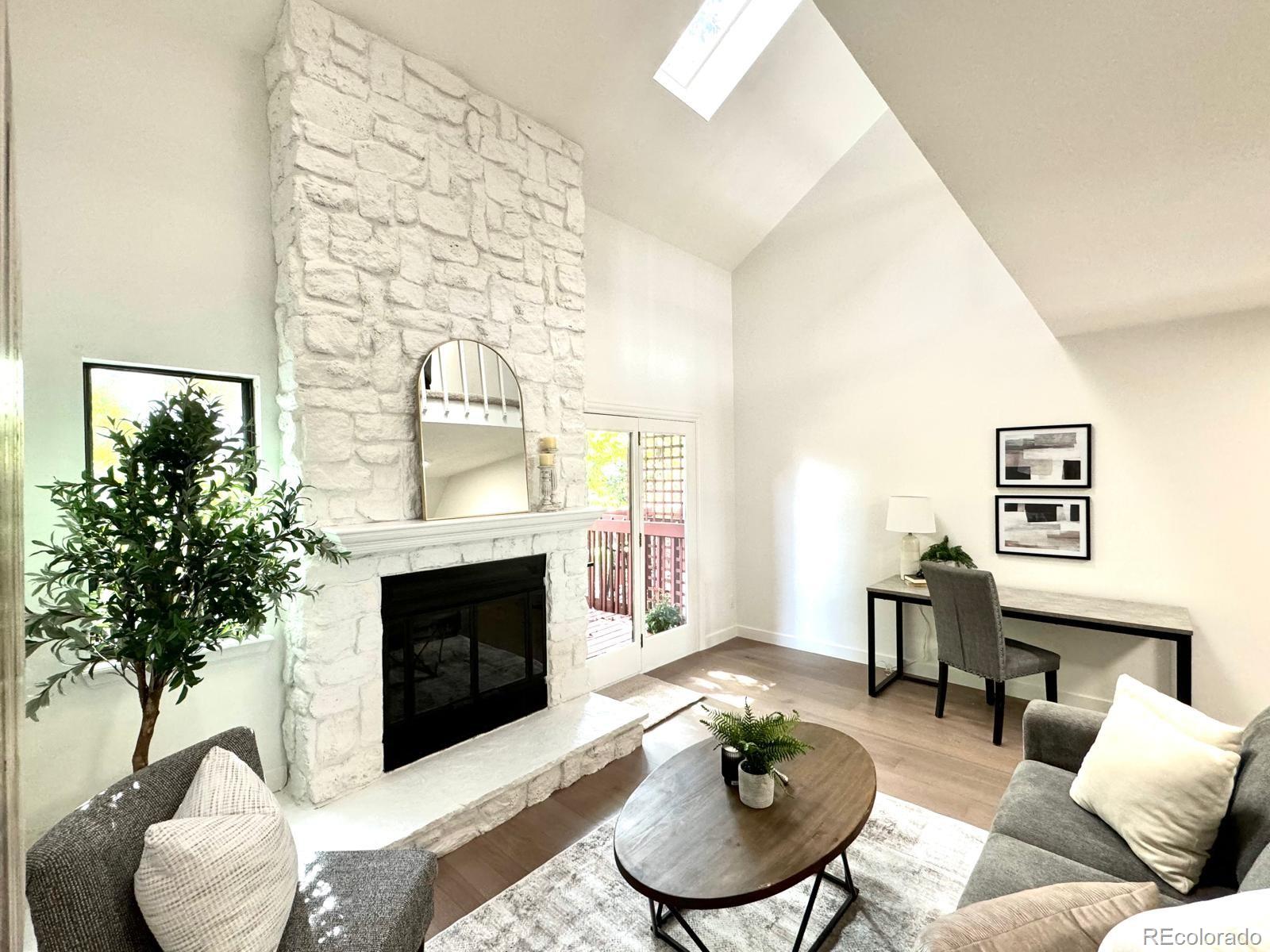 1475 s quebec way, Denver sold home. Closed on 2025-10-30 for $337,500.