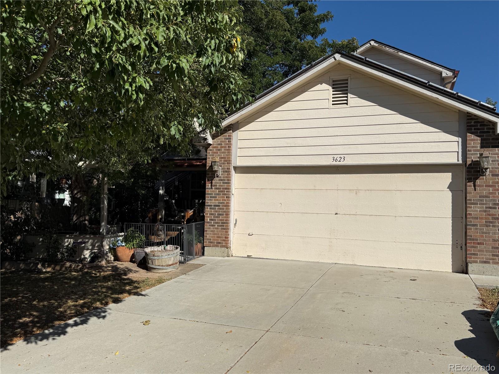 Hampden Hills Aurora Home | MLS #: 31572093623 S Flanders Street, Aurora Beds: 5 Baths: 4 Price: $350,000