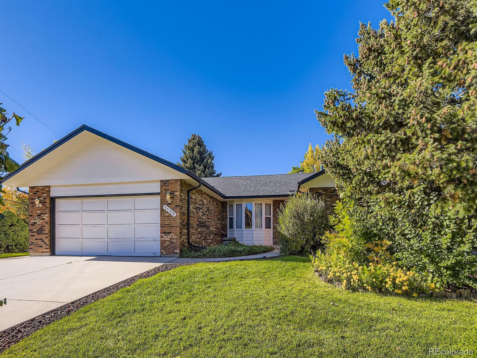 Columbine Hills Littleton Home | MLS #: 42249047729 S Eaton Way, Littleton Beds: 3 Baths: 3 Price: $625,000