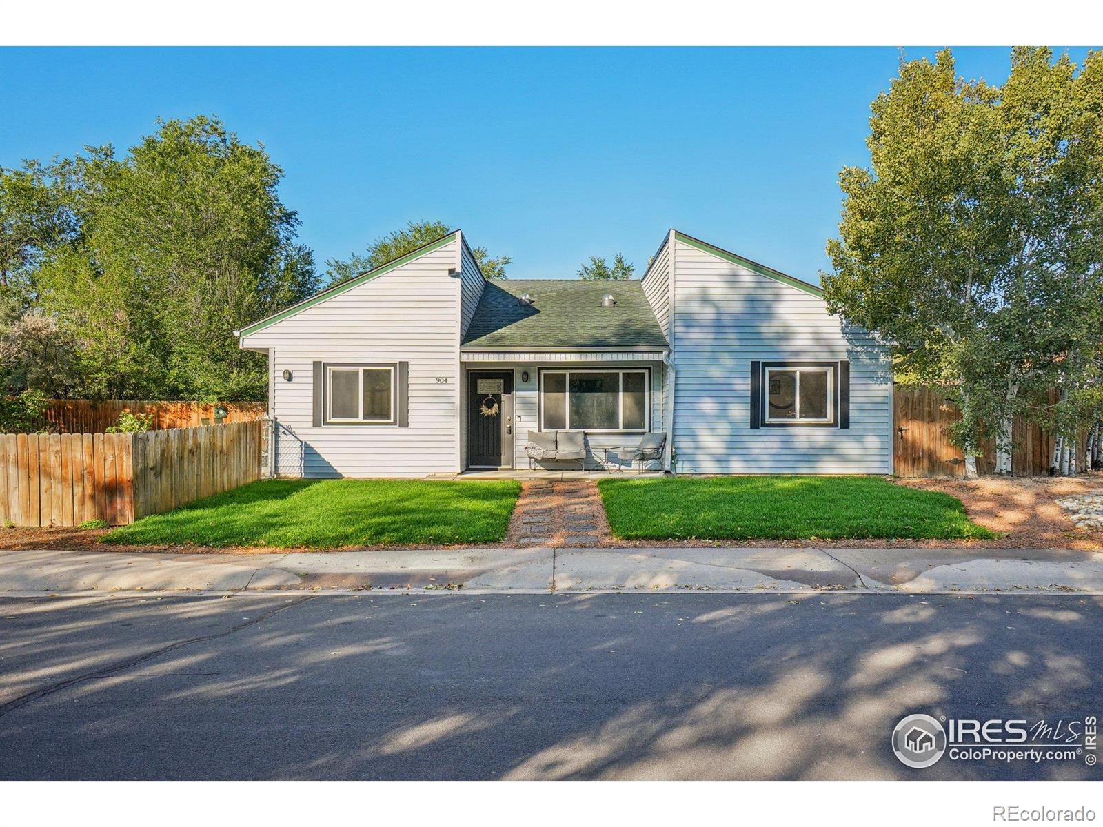 Windsor Village Windsor Home | MLS #: 4567891045487904  Woodbine Drive, Windsor Beds: 4 Baths: 3 Price: $445,000