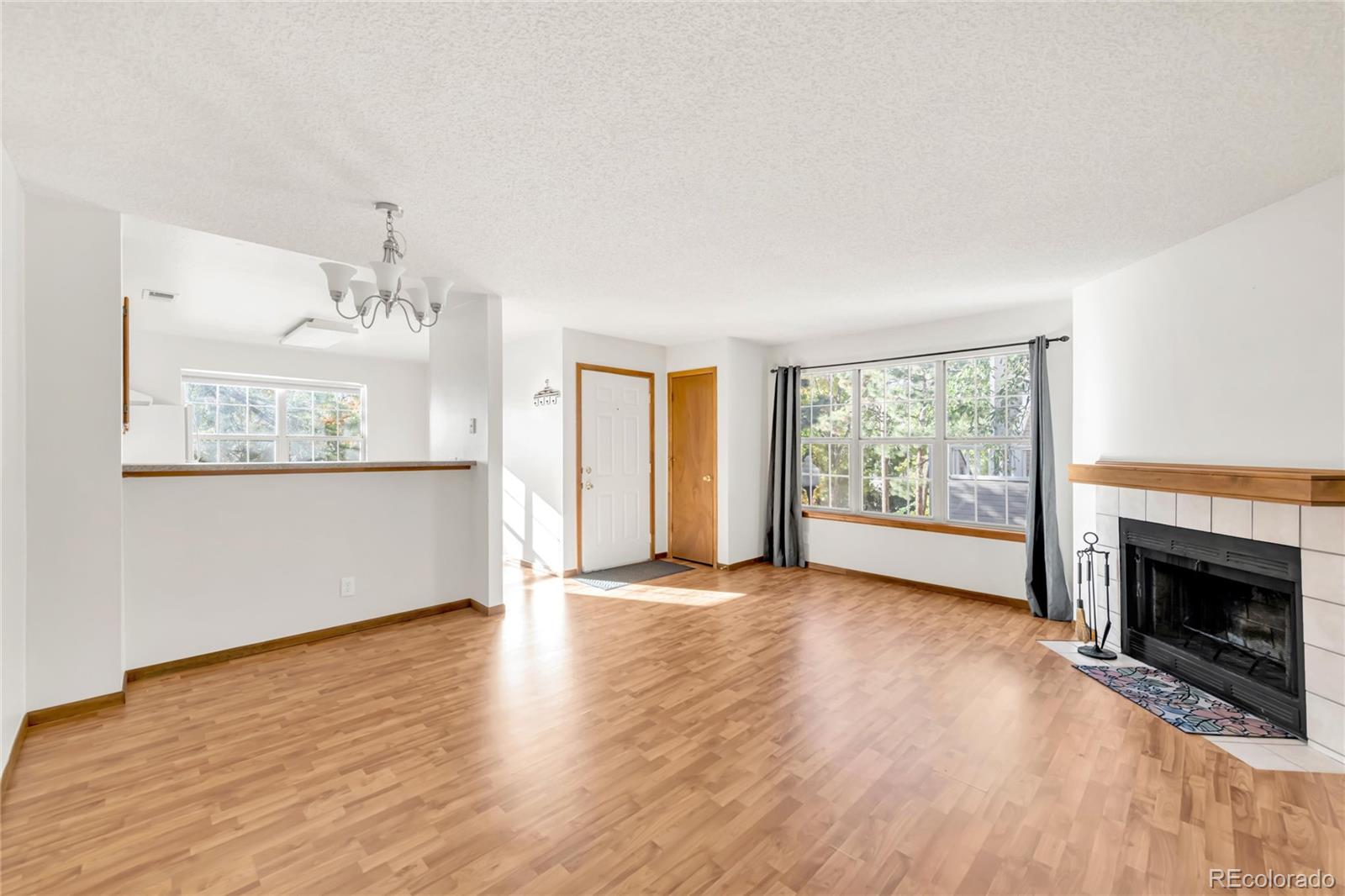 Sunpointe Lakewood Condo / Townhome | MLS #: 52145805704 W Asbury Place 204, Lakewood Beds: 2 Baths: 2 Price: $259,000