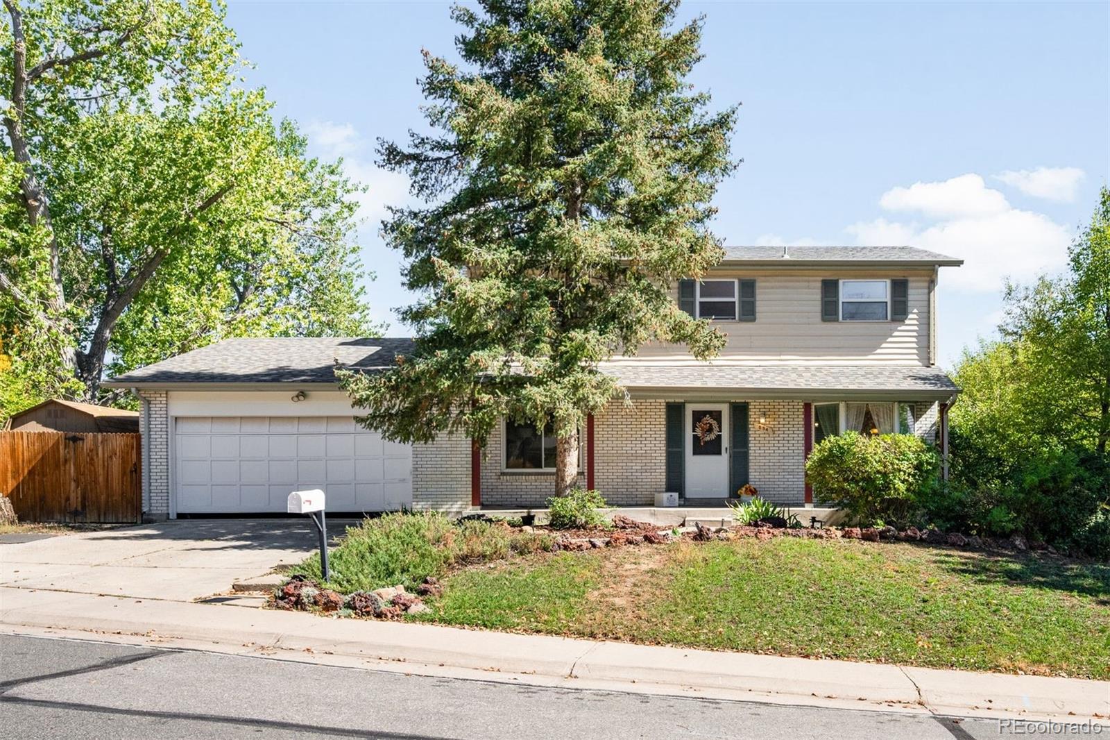 894 s nelson way, Lakewood sold home. Closed on 2025-12-15 for $670,000.