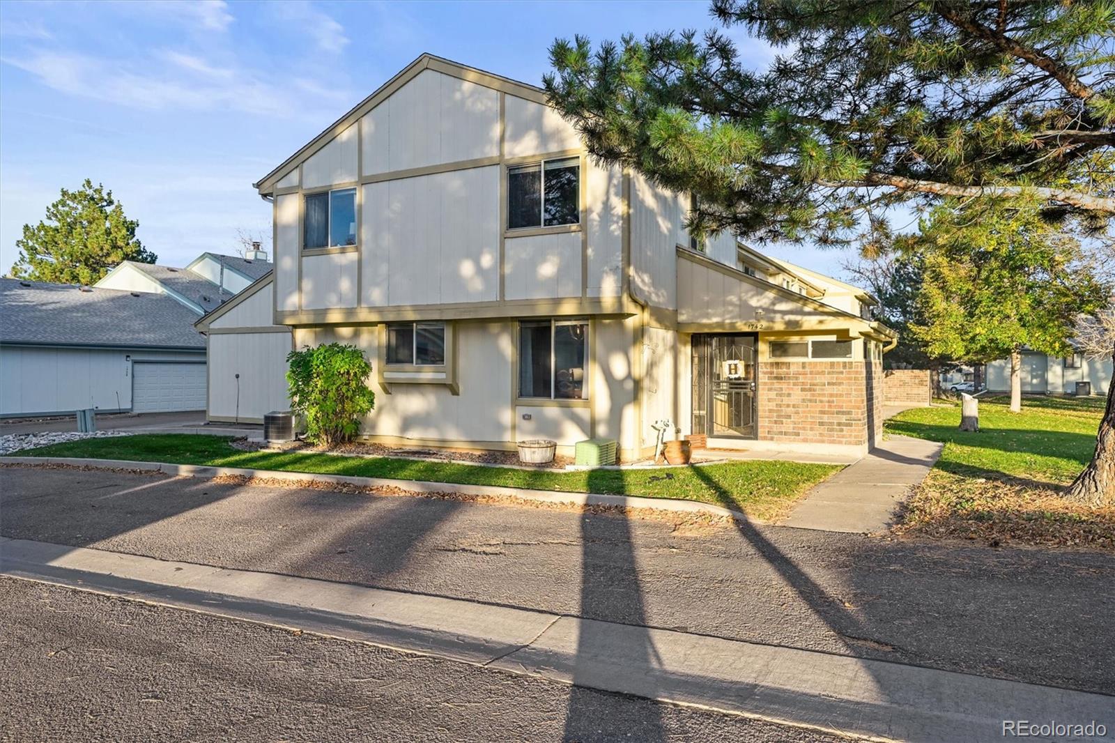 Parkside Thornton Home | MLS #: 94455321742 W 102nd Avenue, Thornton Beds: 3 Baths: 2 Price: $330,000