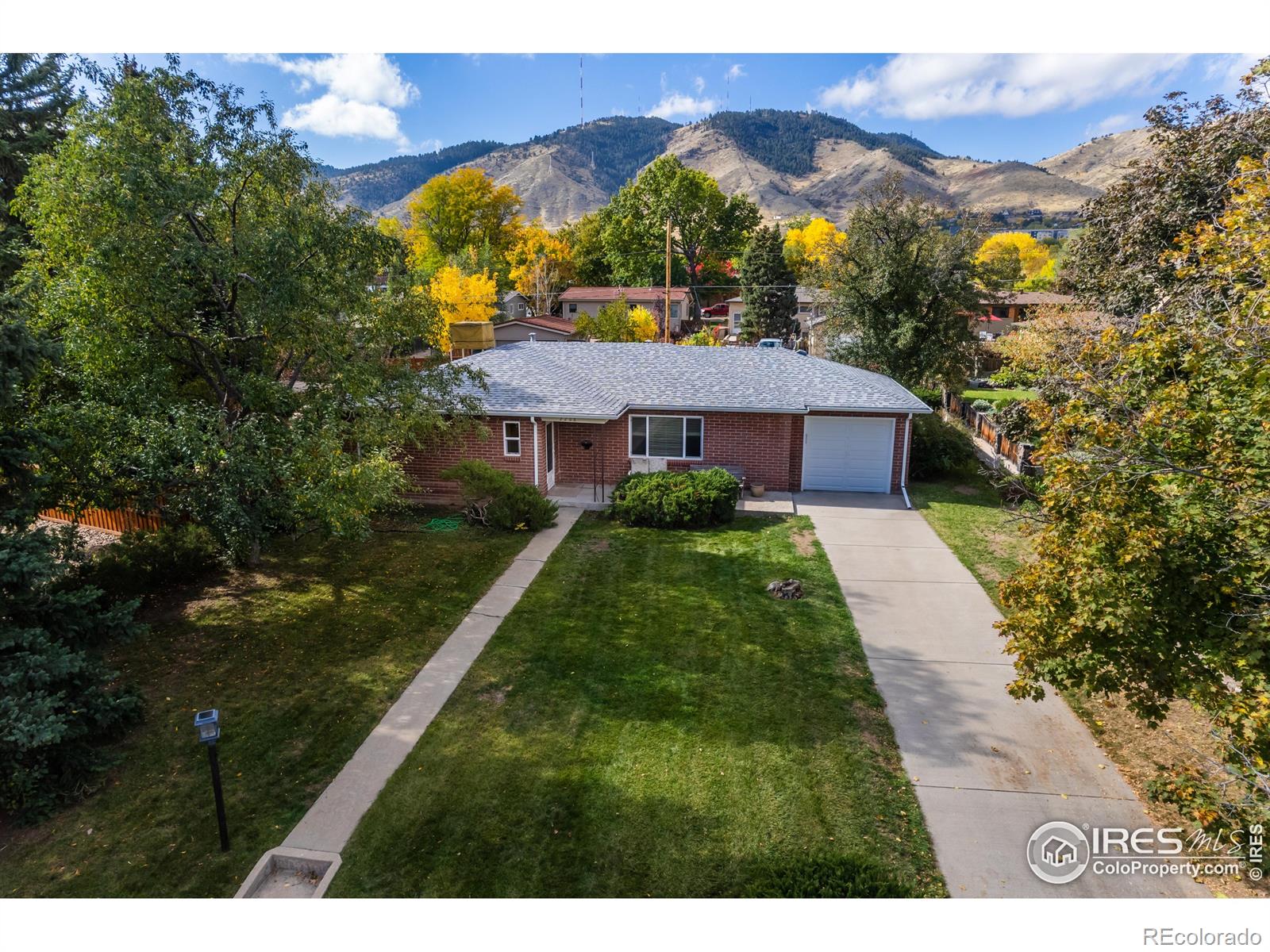 2208 arapahoe street, Golden sold home. Closed on 2025-11-21 for $750,000.