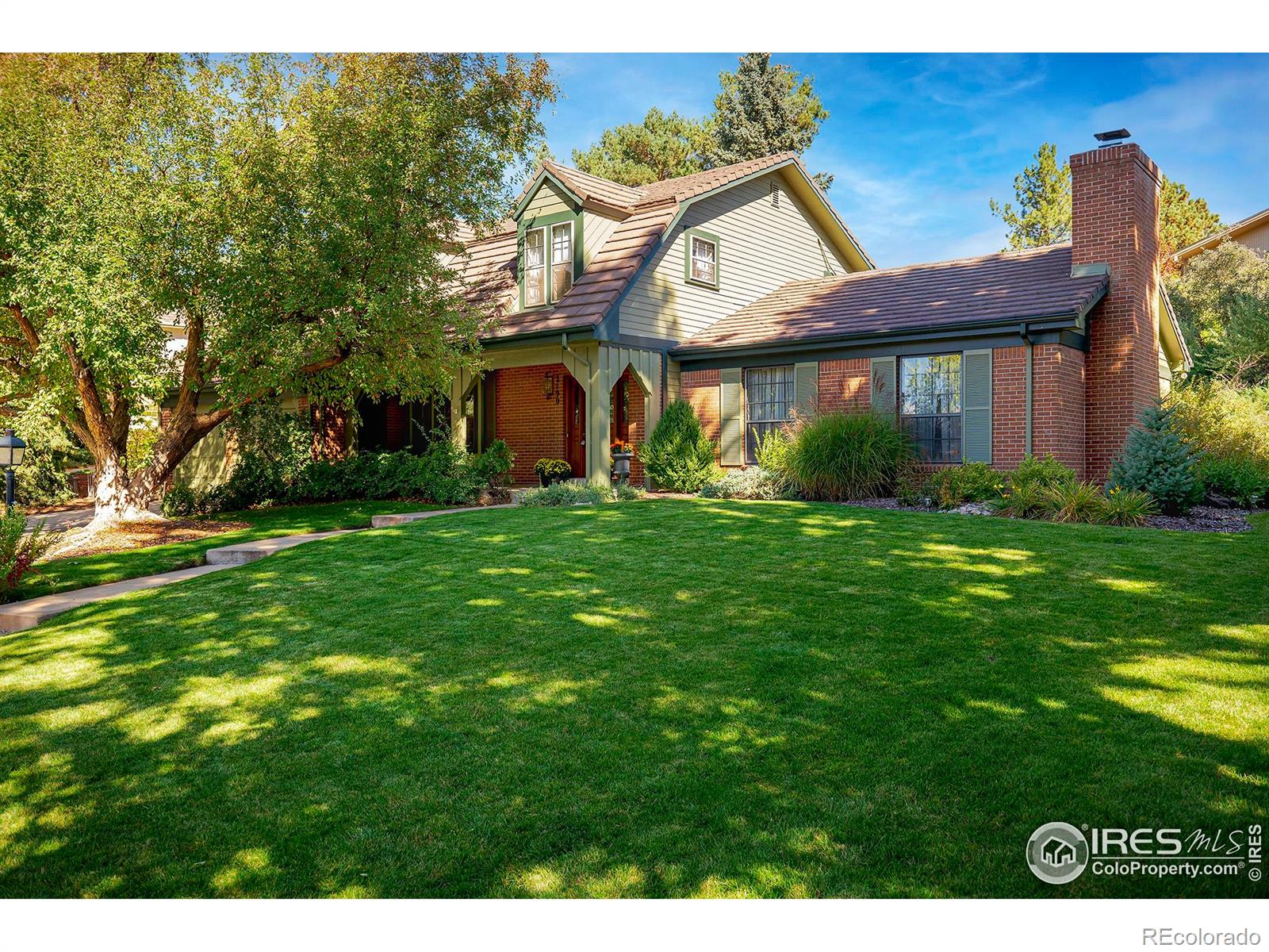 Huntington Estates Denver Home | MLS #: 45678910459442190 S Alton Way, Denver Beds: 4 Baths: 4 Price: $769,000