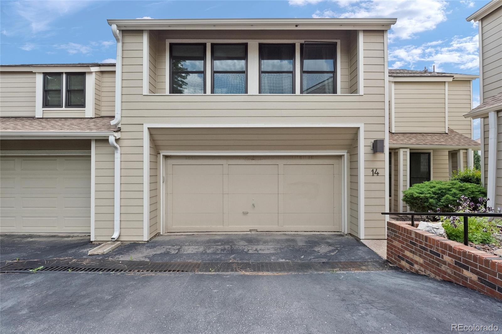  Lakewood Condo / Townhome | MLS #: 17461591011  Pierce Street 14, Lakewood Beds: 3 Baths: 3 Price: $490,000
