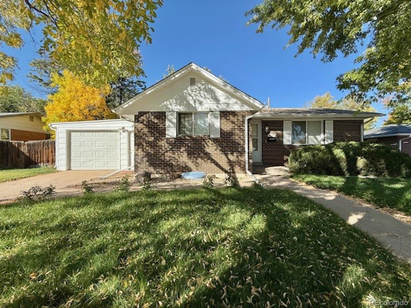 Cloverdale Lakewood Home | MLS #: 31309571623 S Cody Street, Lakewood Beds: 4 Baths: 2 Price: $500,000