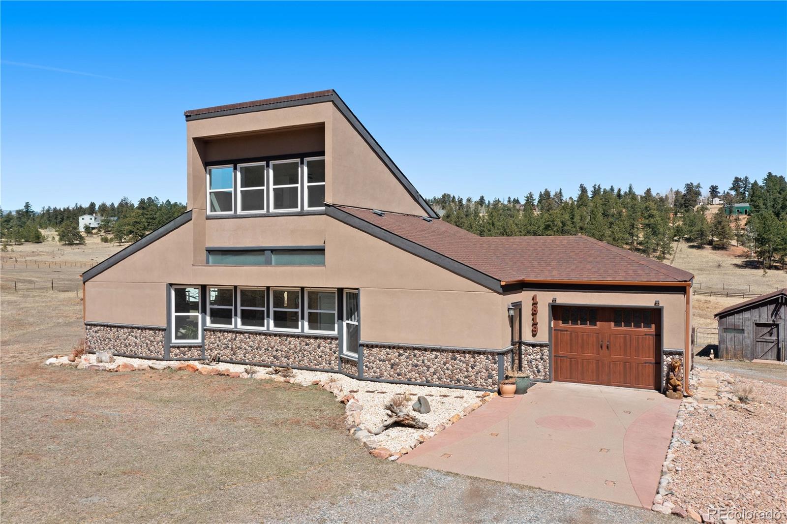 Woodside Pine Home | MLS #: 48190391819  Nova Road, Pine Beds: 2 Baths: 2 Price: $699,000