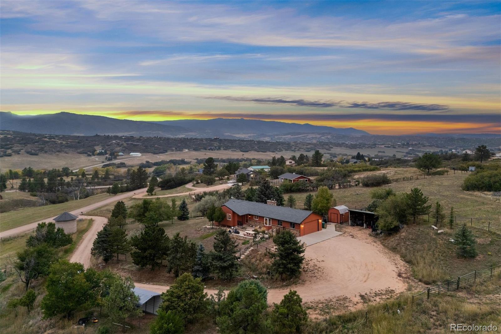  Sedalia Home | MLS #: 51804024466  Parkridge Road, Sedalia Beds: 5 Baths: 3 Price: $900,000
