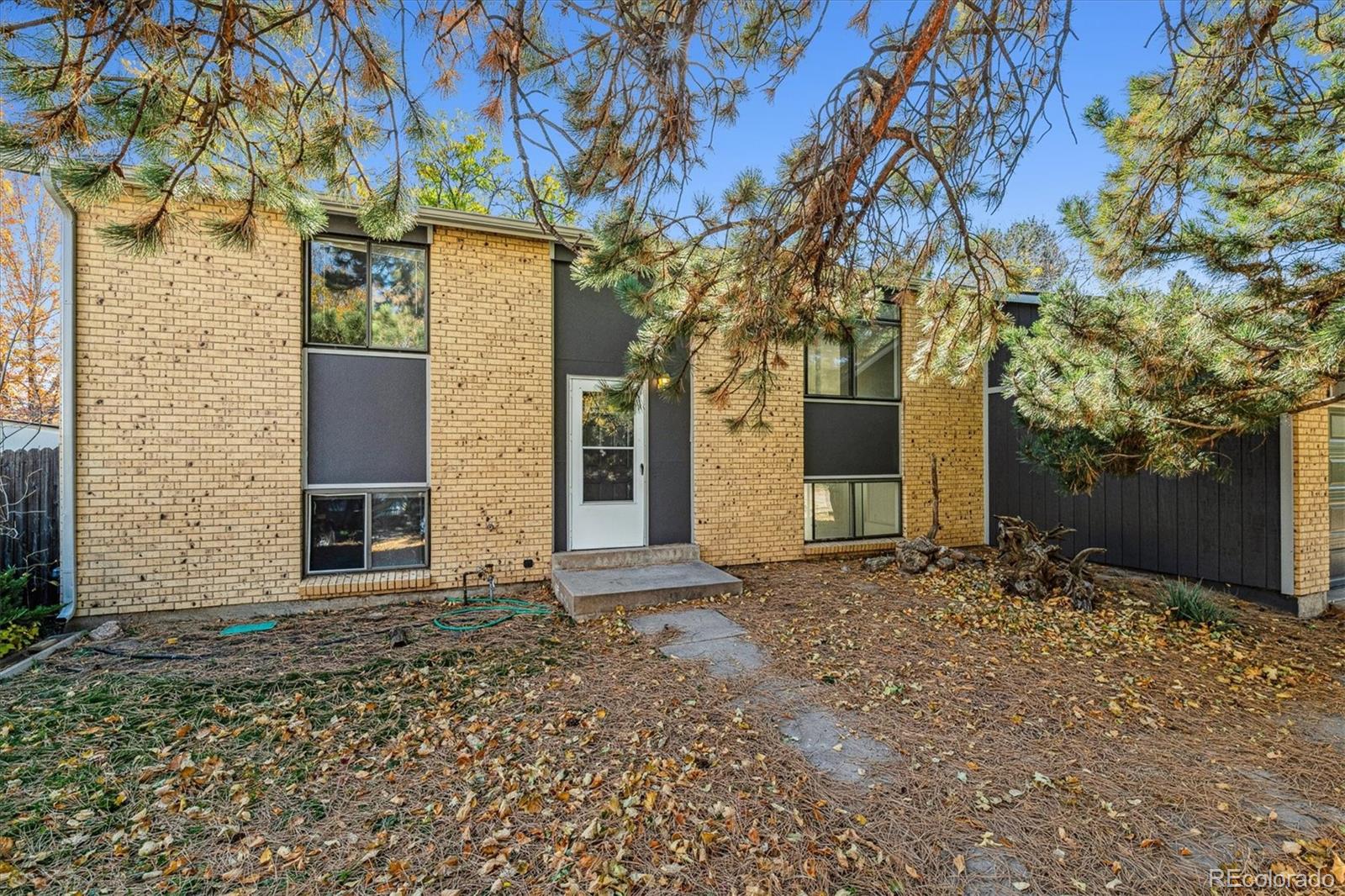 Meadowood Aurora Home | MLS #: 476320716032 E Floyd Avenue, Aurora Beds: 4 Baths: 2 Price: $450,000