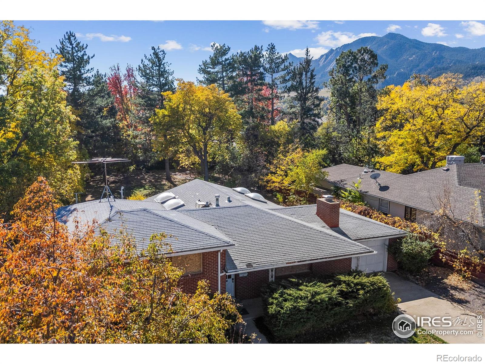  Boulder Home | MLS #: 45678910464111526  Sunset Boulevard, Boulder Beds: 3 Baths: 2 Price: $2,285,000