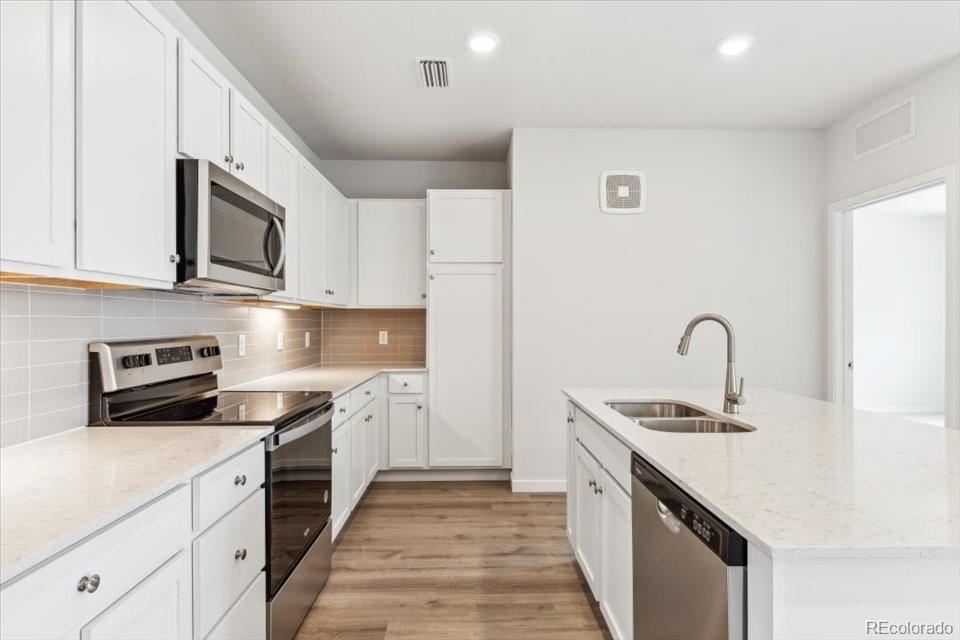  Broomfield Condo / Townhome | MLS #: 4261962485  Interlocken Boulevard 307, Broomfield Beds: 2 Baths: 2 Price: $384,990