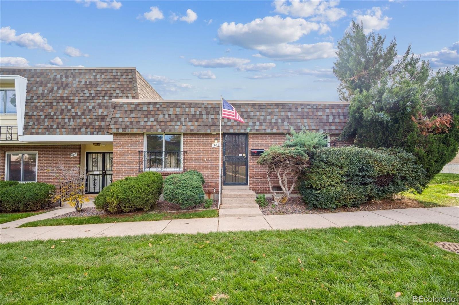 Green Mountain Lakewood Condo / Townhome | MLS #: 9224416811 S Youngfield Court , Lakewood Beds: 3 Baths: 2 Price: $399,000