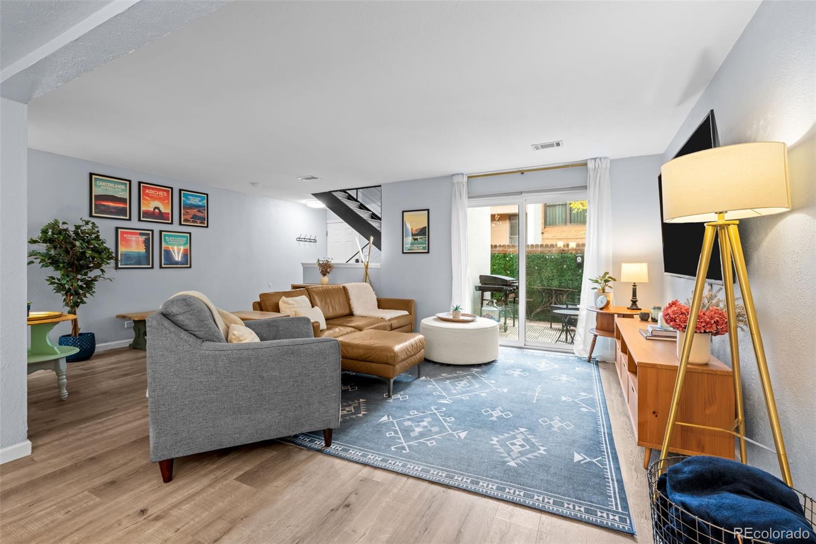 2869 s locust street, Denver sold home. Closed on 2026-02-26 for $330,000.