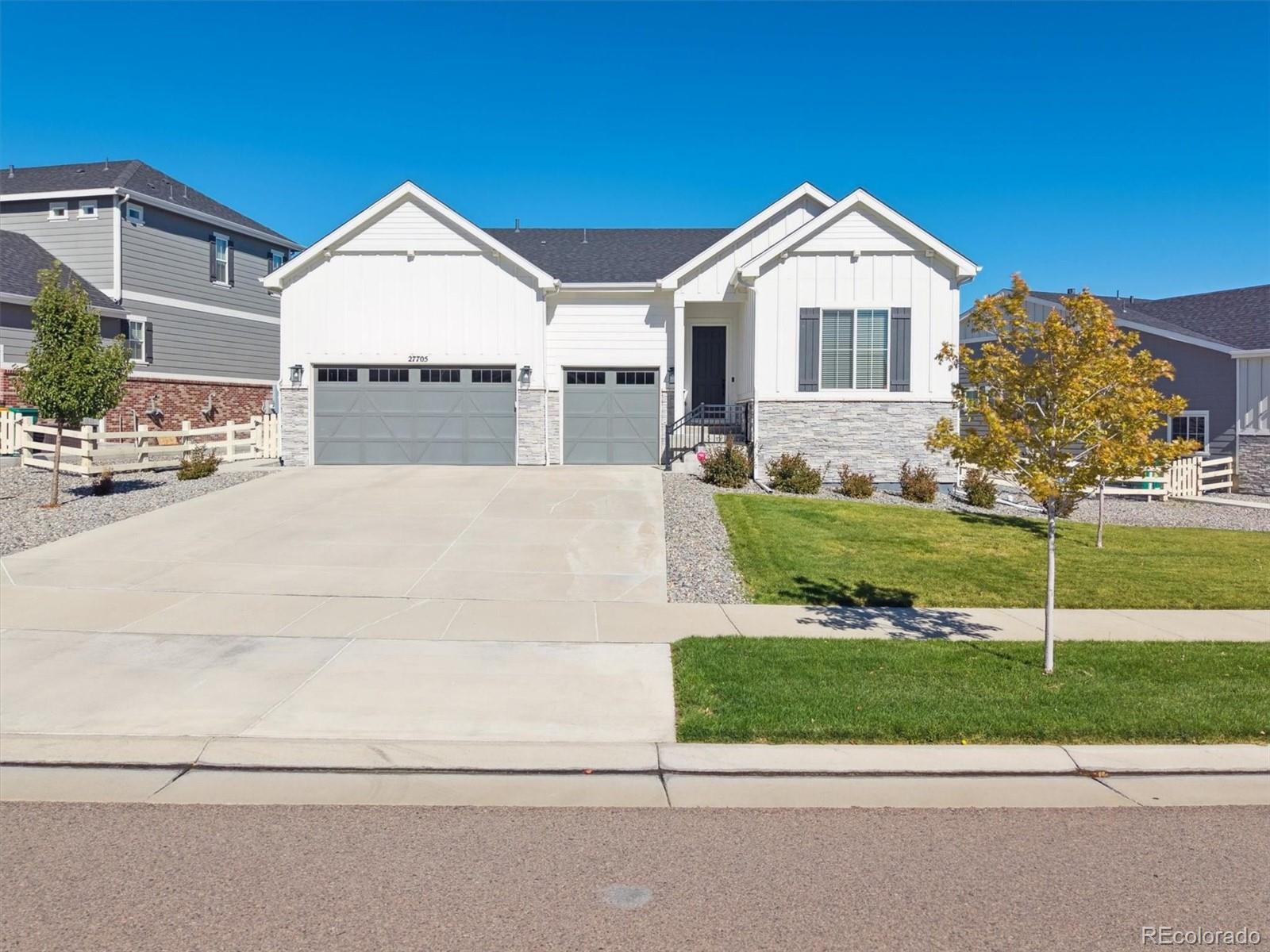 Southshore Aurora Home | MLS #: 963269827705 E Davies Drive, Aurora Beds: 5 Baths: 5 Price: $939,900