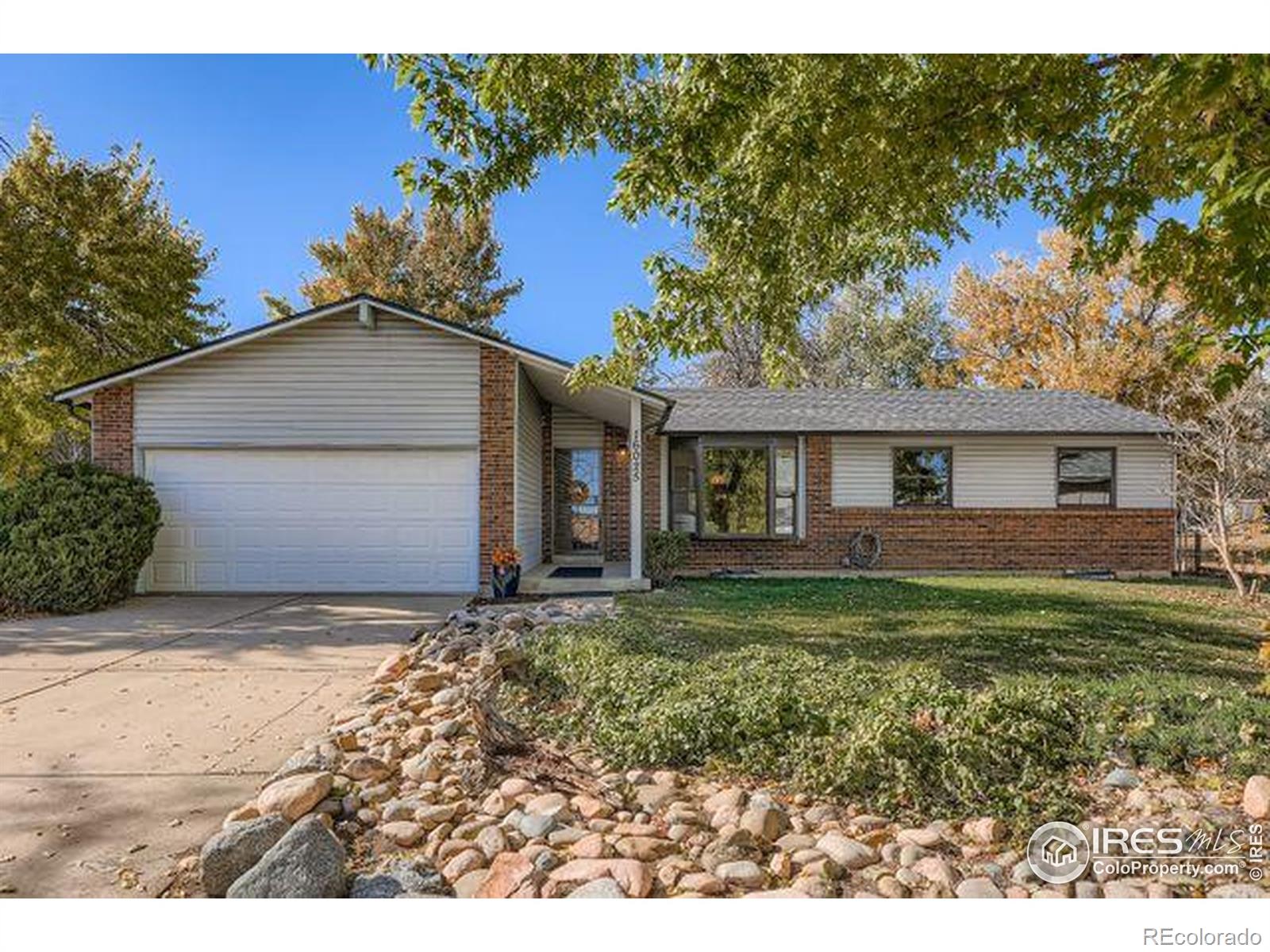 Meadowood Aurora Home | MLS #: 456789104663816025 E Eldorado Place, Aurora Beds: 5 Baths: 3 Price: $535,000